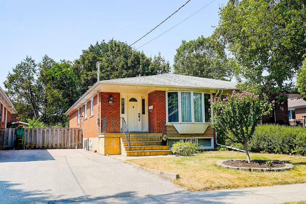 Toronto C13, ON M3A 2E1,78 Roywood DR #Basement