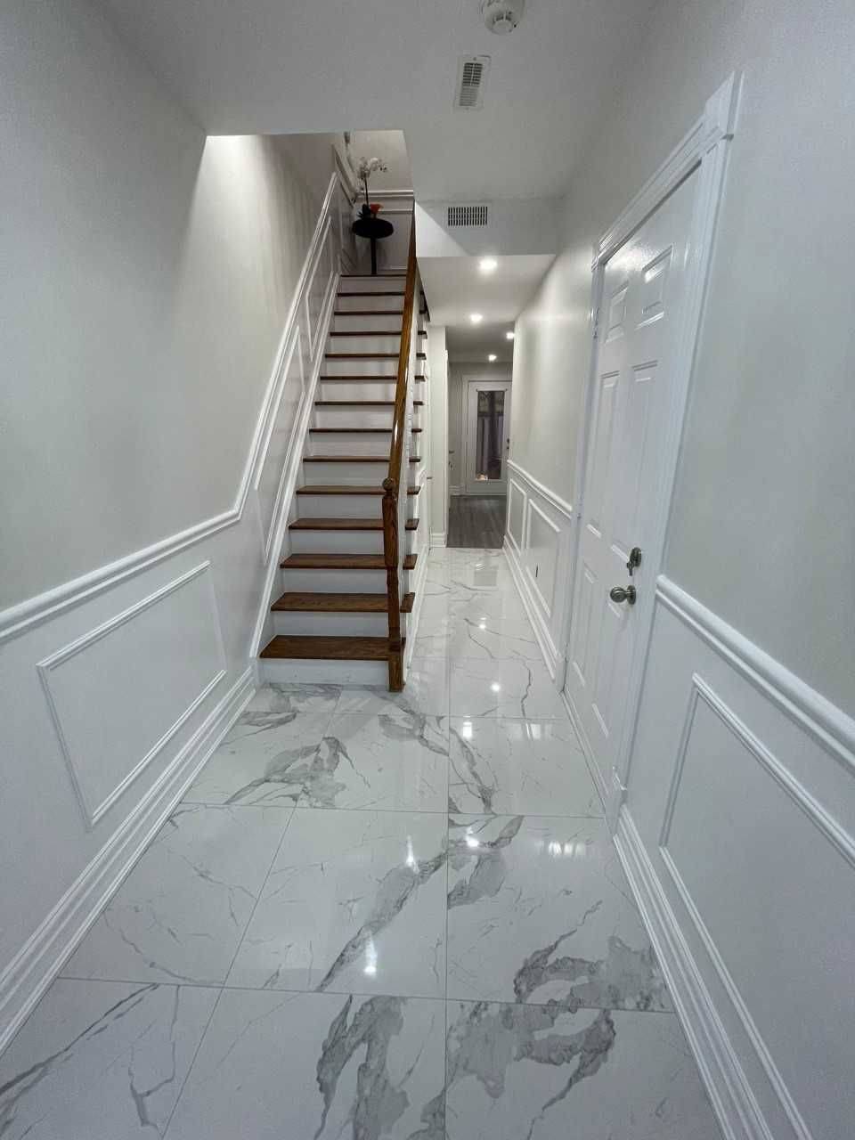 Toronto C02, ON M5R 3V2,7 ANNEX LN