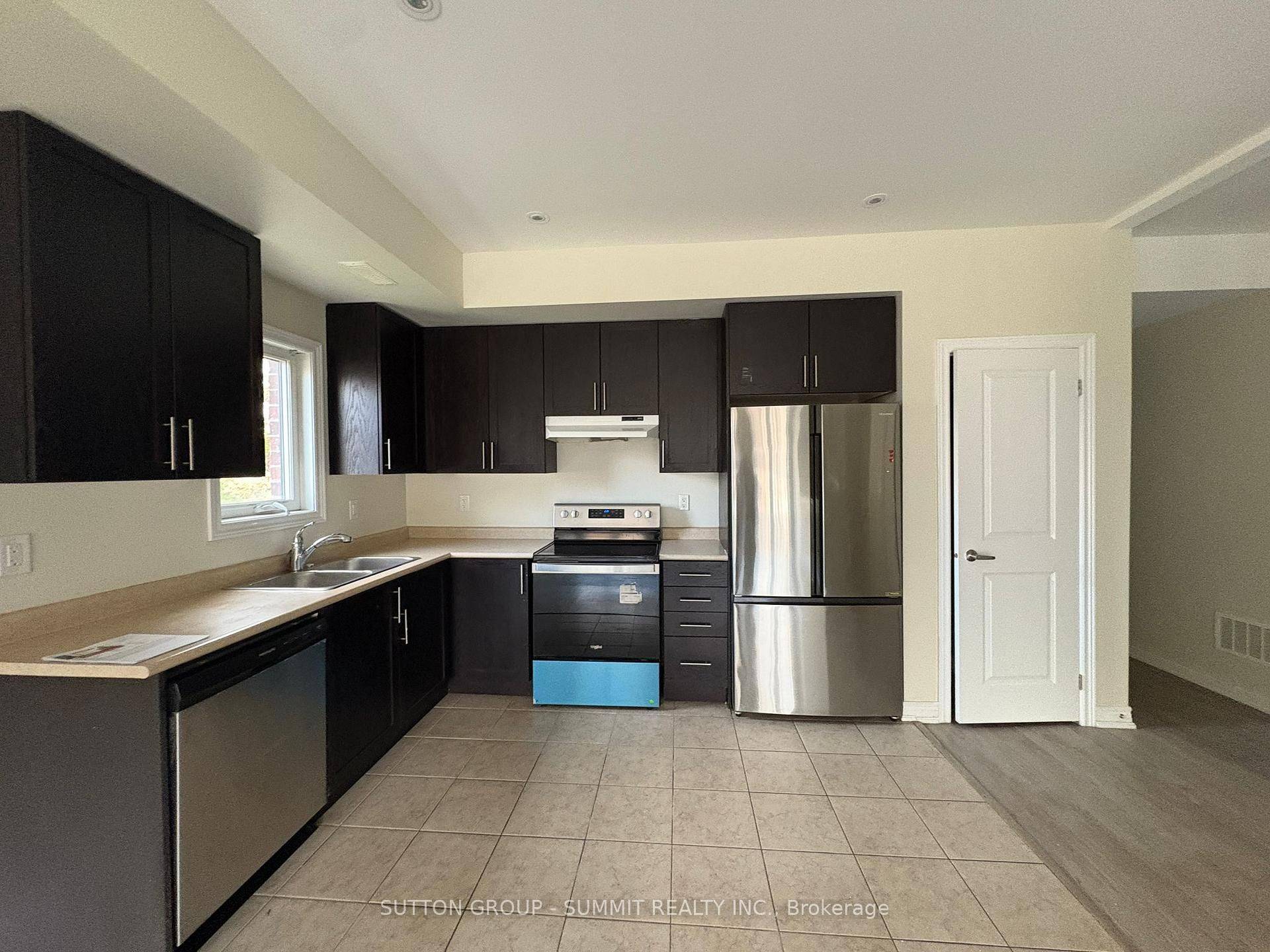 Oshawa, ON L1H 2P5,293 Olive AVE #2nd Floor