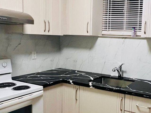 Toronto E06, ON M1N 1R4,1429 Kingston RD #1B