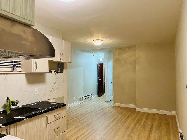 Toronto E06, ON M1N 1R4,1429 Kingston RD #1B