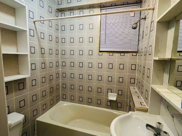 Toronto E06, ON M1N 1R4,1429 Kingston RD #1B