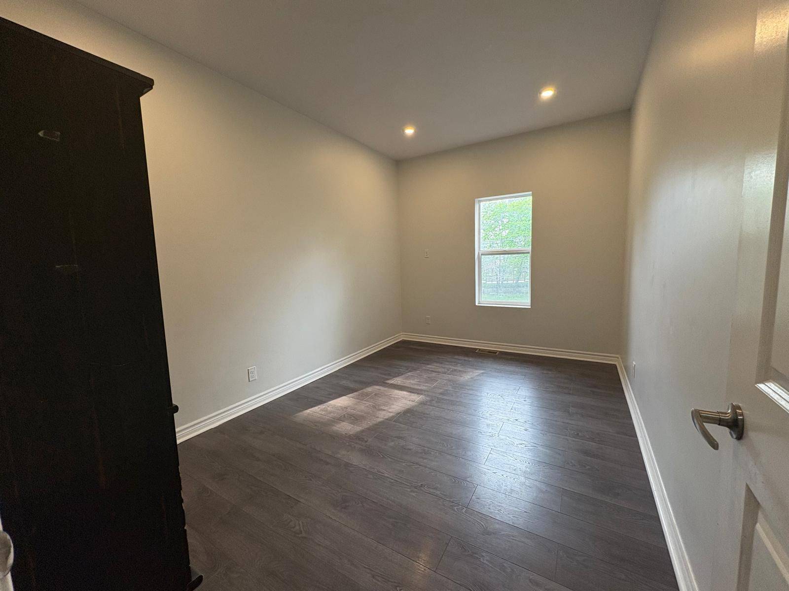 Toronto E08, ON M1M 3A4,35 Duncombe BLVD #2B