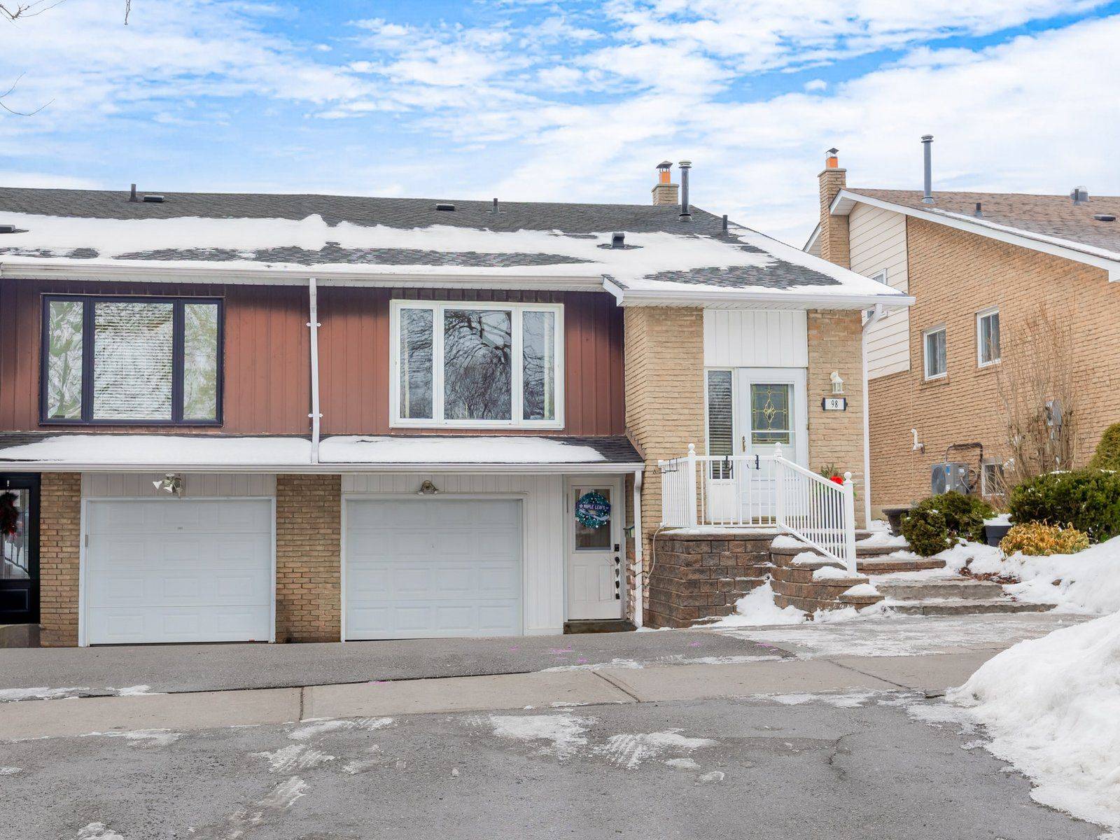 Whitby, ON L1P 1A5,98 Guthrie CRES