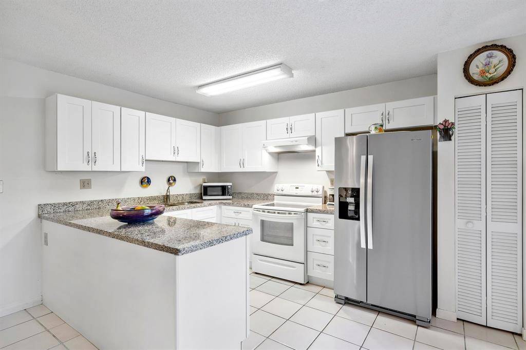 Davie, FL 33324,2171 SW 90th Ave #c-8