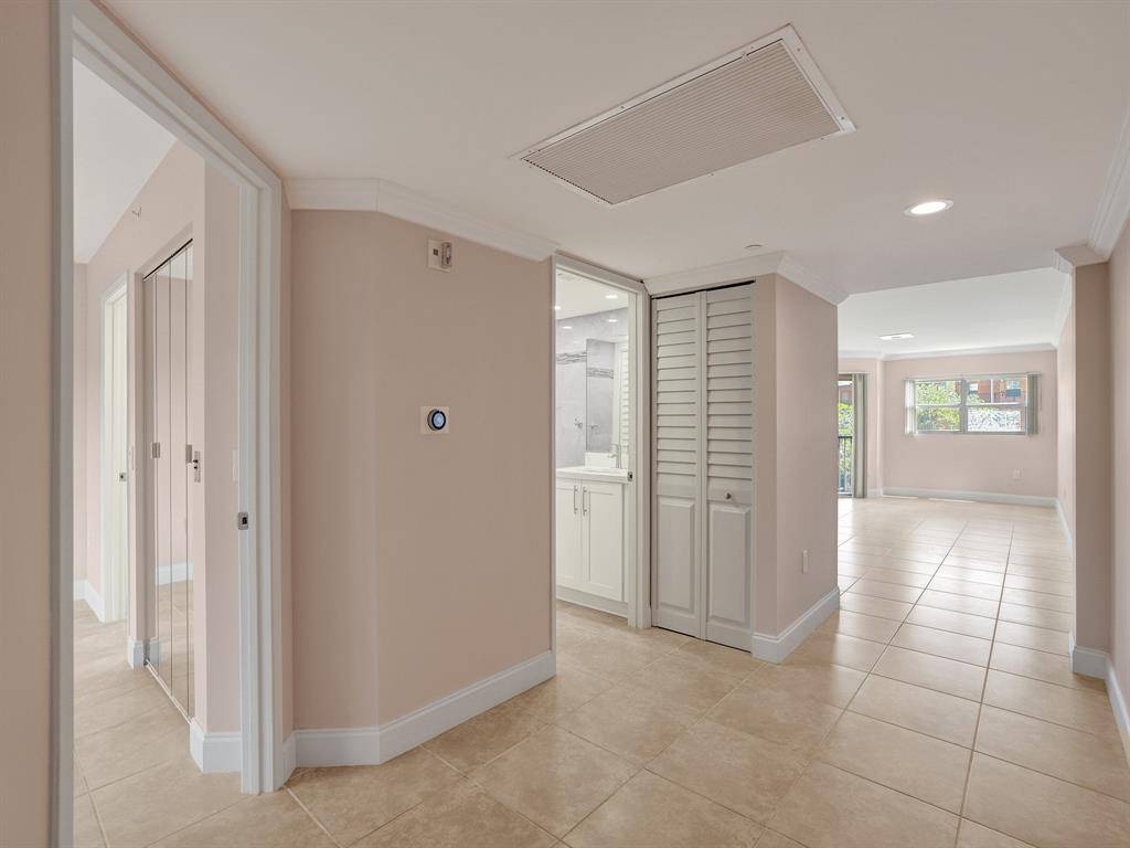 Hollywood, FL 33027,701 SW 142nd Ave #311