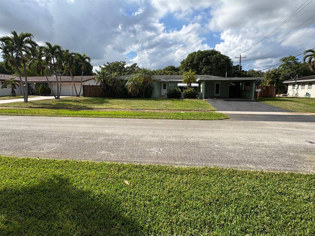 Plantation, FL 33317,881 NW Zinnia Ln