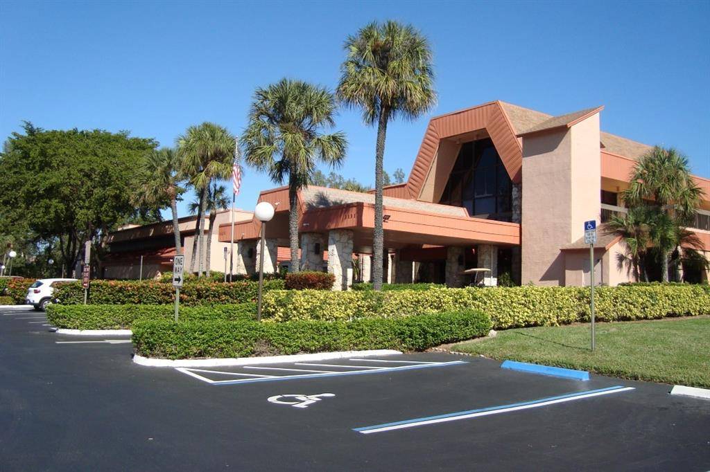 Margate, FL 33063,3120 Holiday Springs Blvd #106