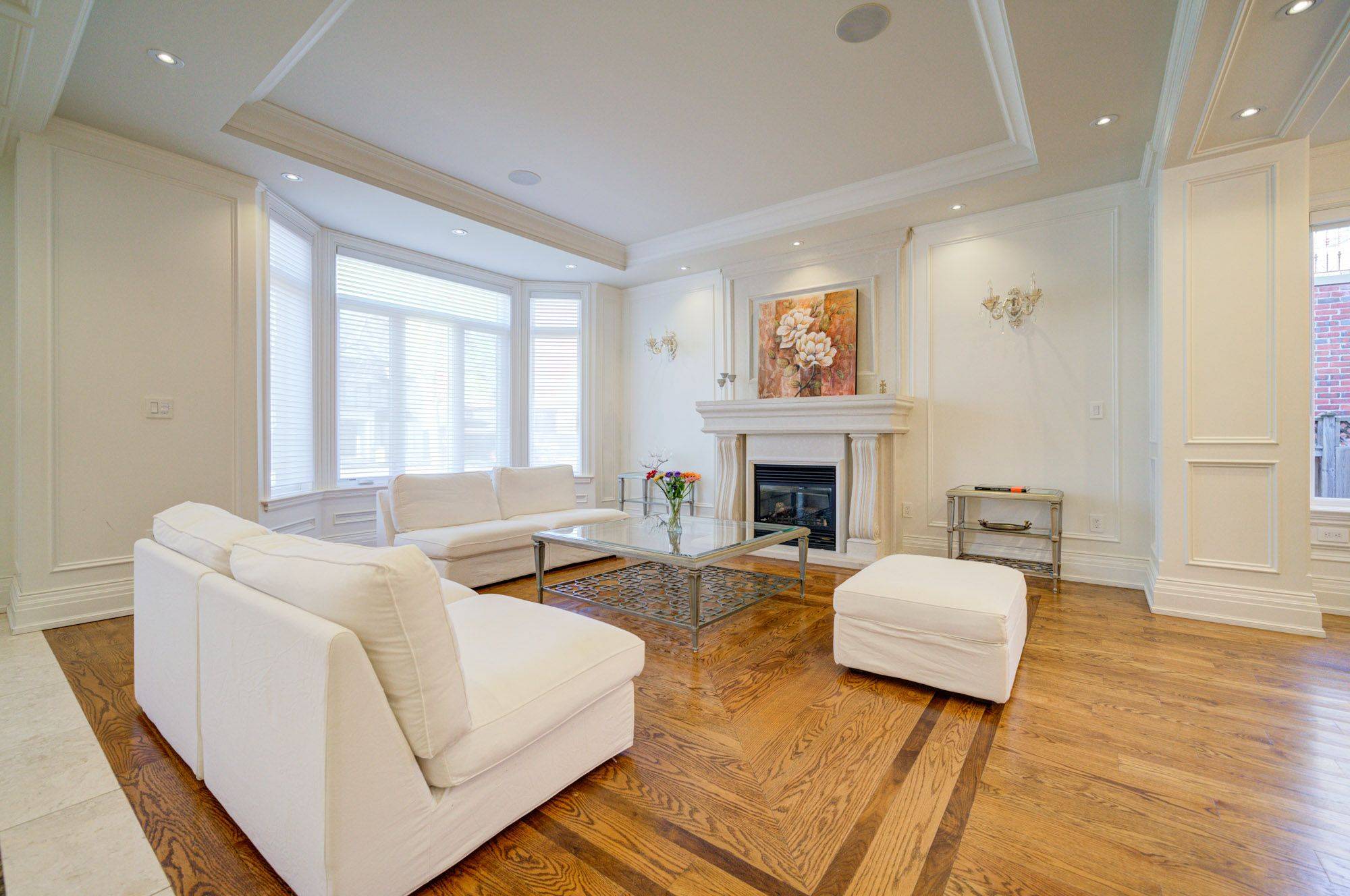 165 Krieghoff AVE, Markham, ON L3R 1W2