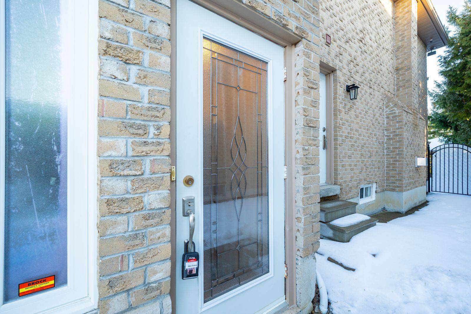 Richmond Hill, ON L4E 2W7,51 Blyth ST #Basement