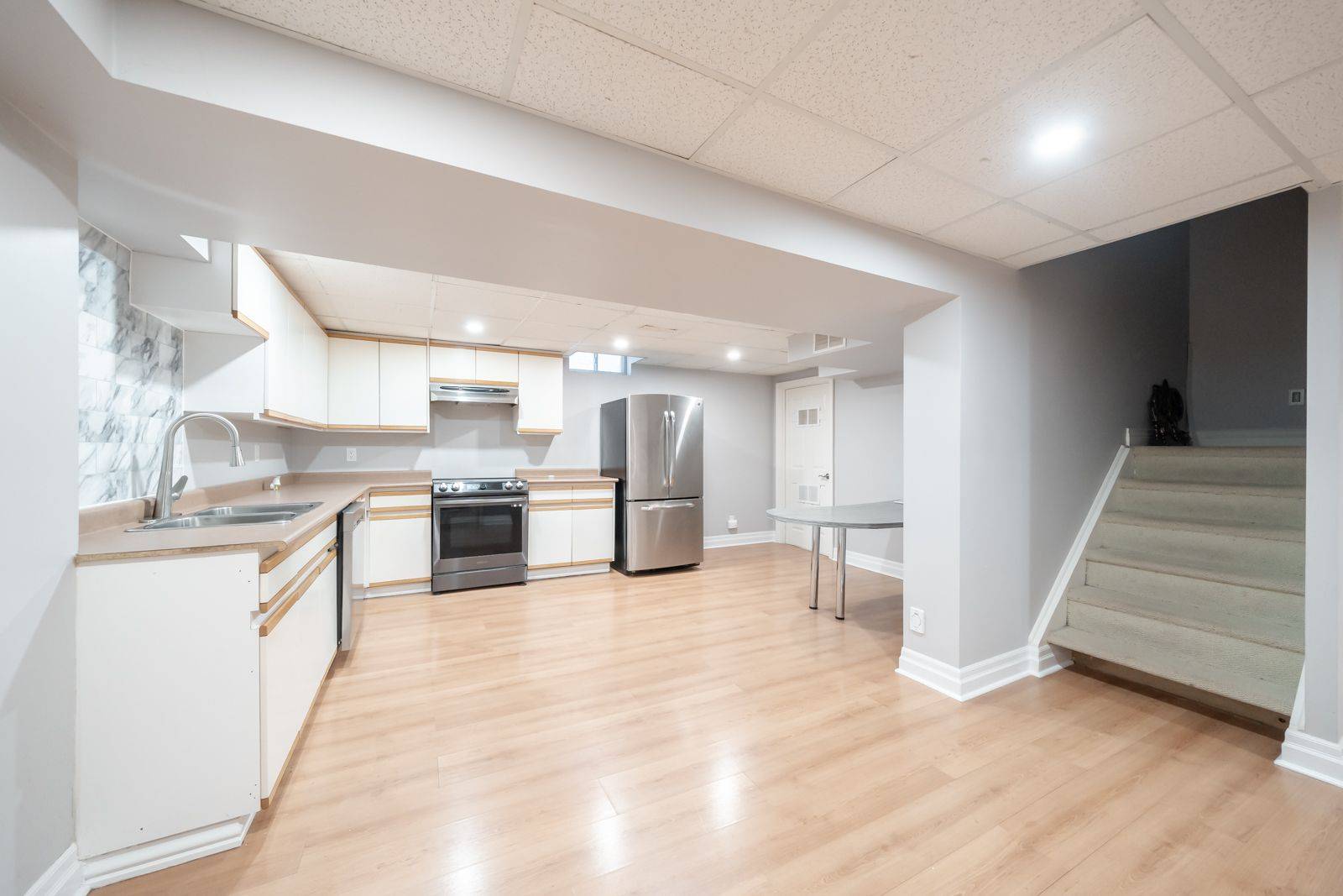 Richmond Hill, ON L4E 2W7,51 Blyth ST #Basement