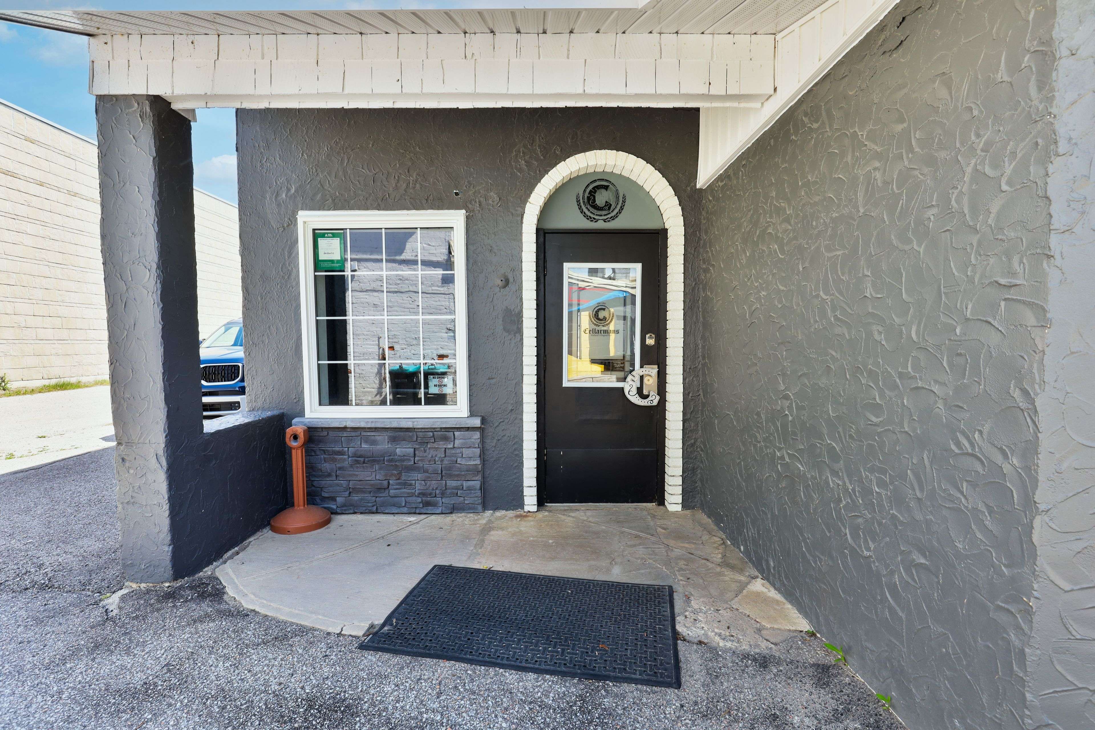 Midland, ON L4R 3M7,337 KING ST