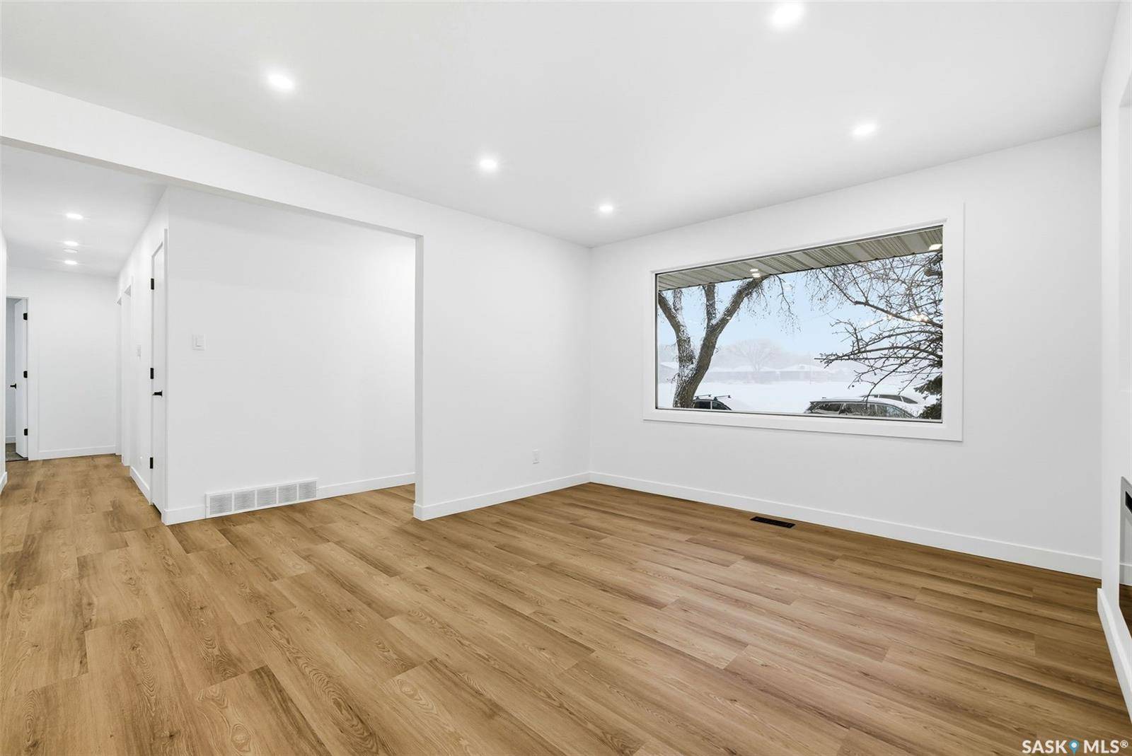 Regina, SK S4T 5C8,732 Empress STREET