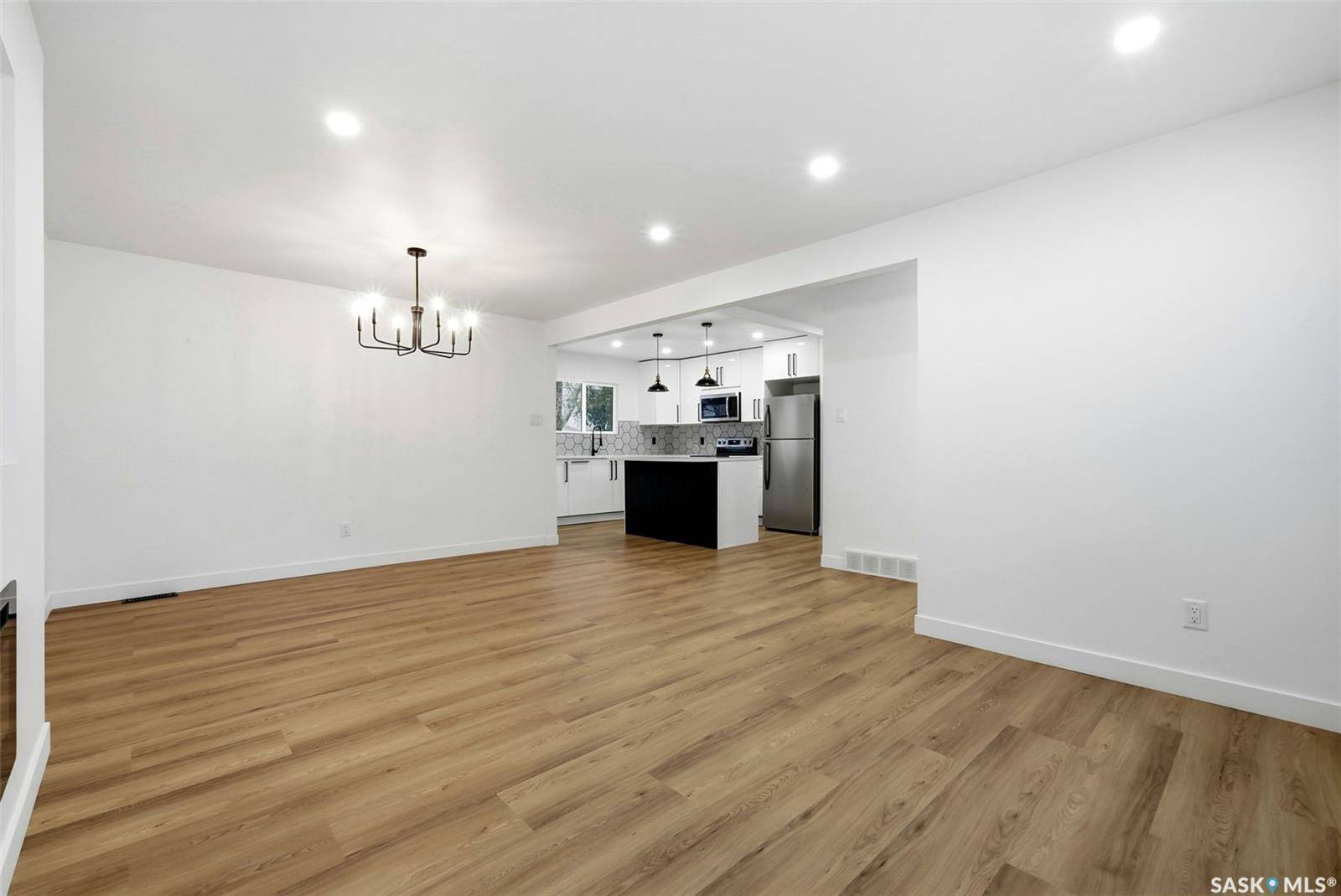 Regina, SK S4T 5C8,732 Empress STREET