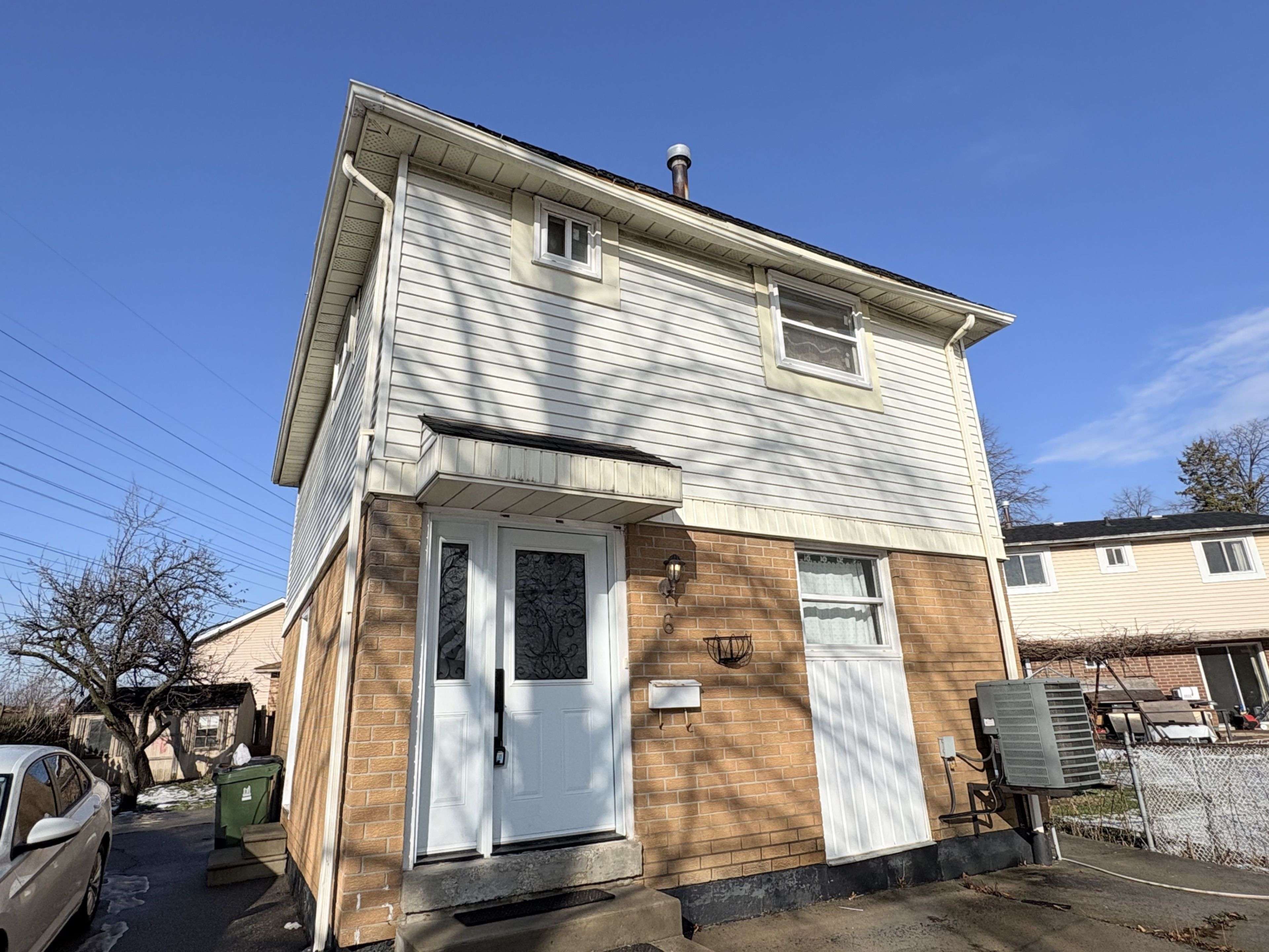 Toronto W10, ON M9V 4G1,6 Damascus DR #(Main)