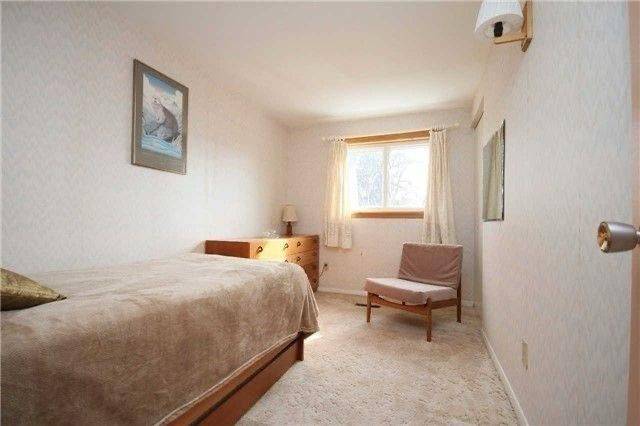 Brampton, ON L6T 3B3,10 Earnscliffe Gate