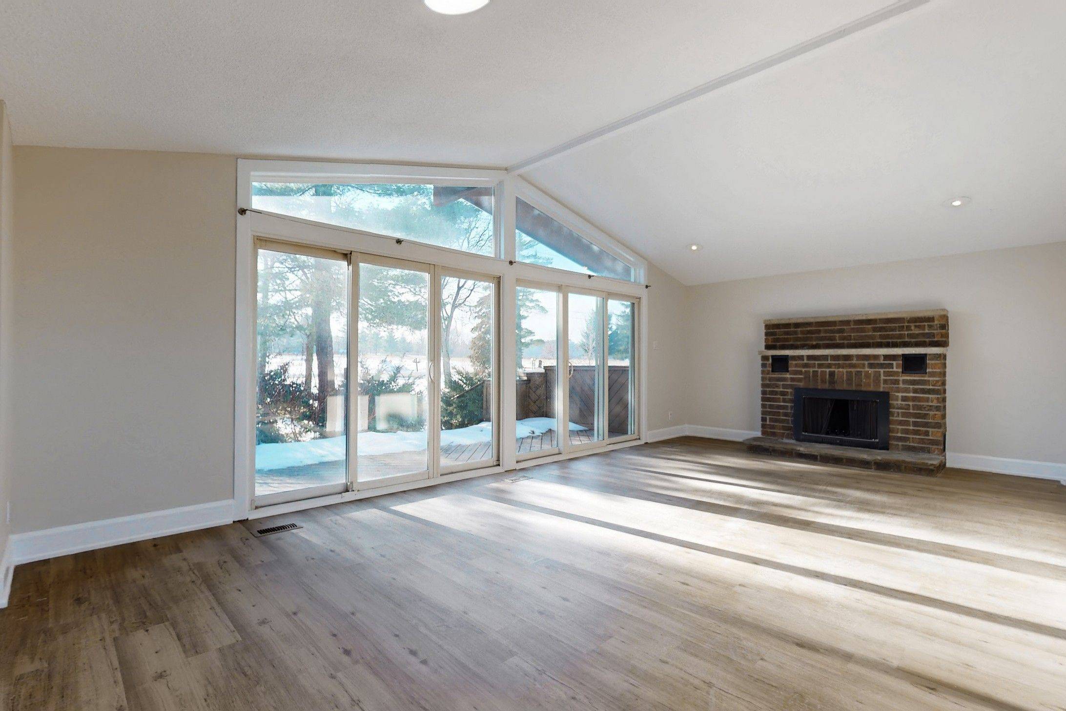 Halton Hills, ON L7G 4S6,8357 Fifth Line