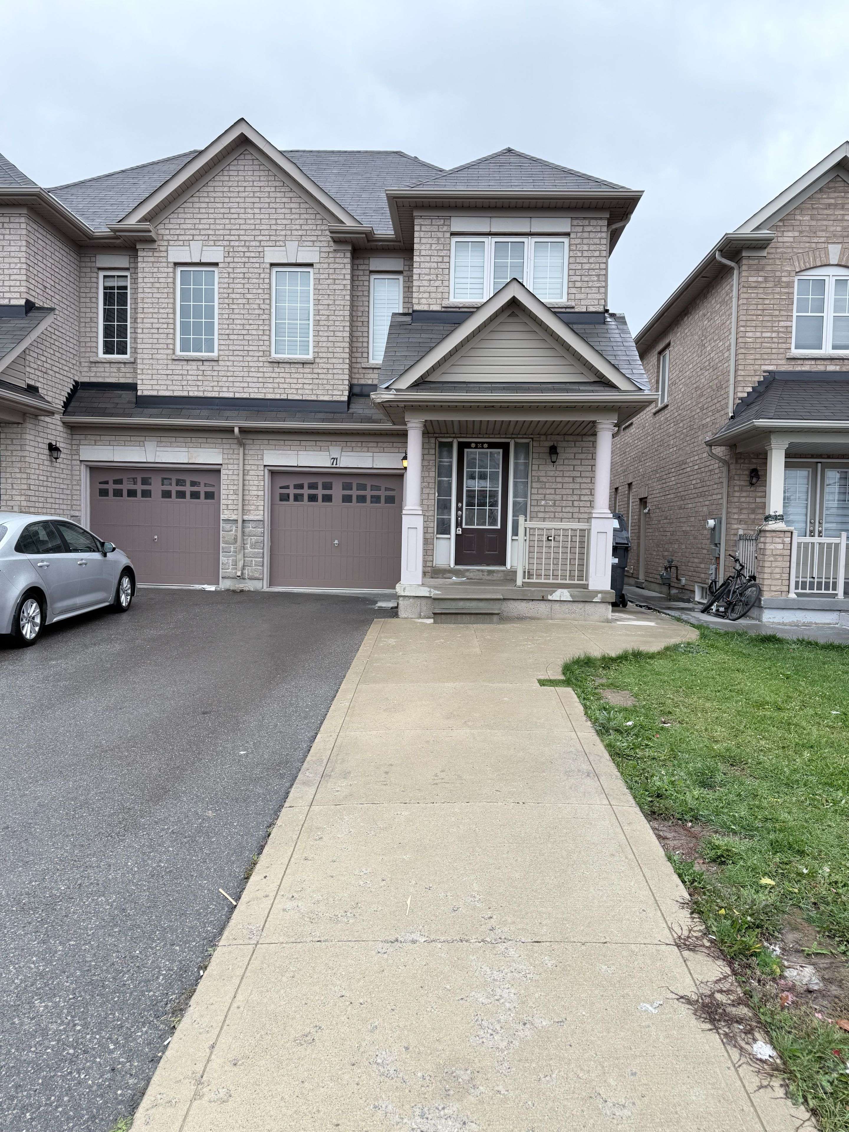 Brampton, ON L6X 5L3,71 Lanark CIR #Upper