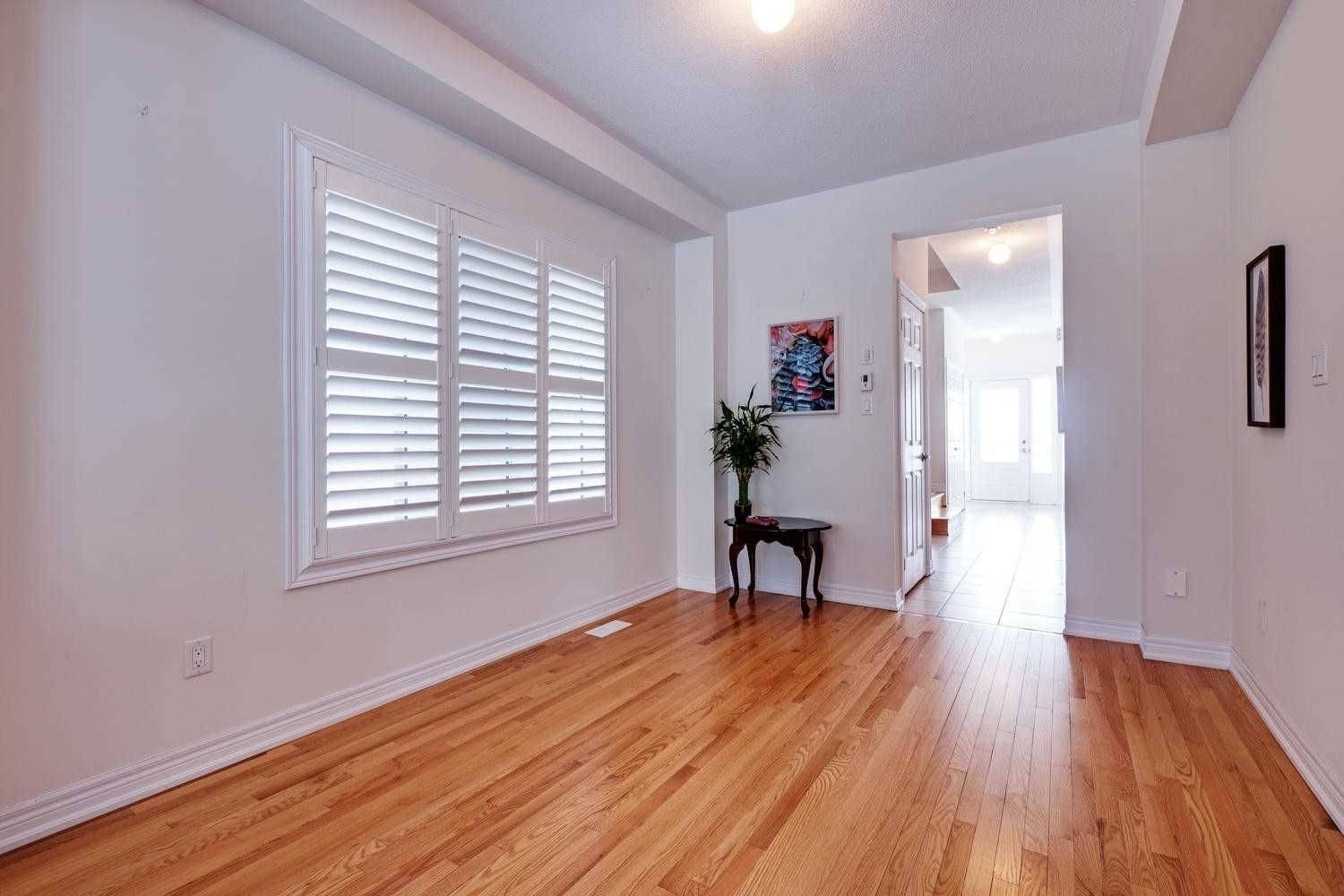 Brampton, ON L6X 5L3,71 Lanark CIR #Upper