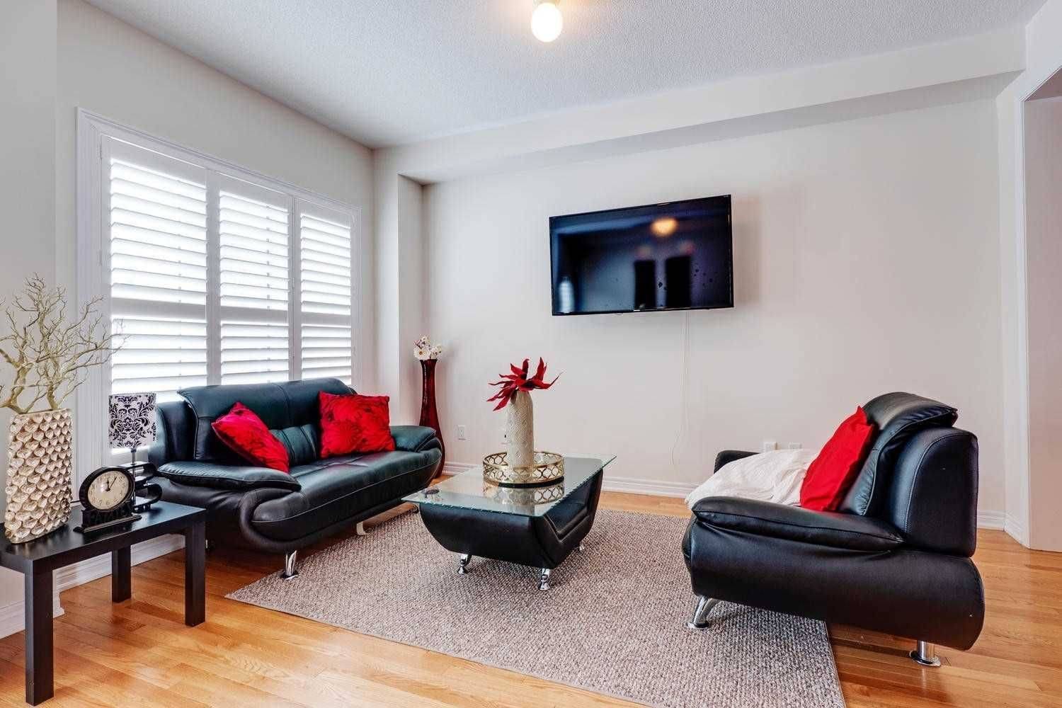 Brampton, ON L6X 5L3,71 Lanark CIR #Upper