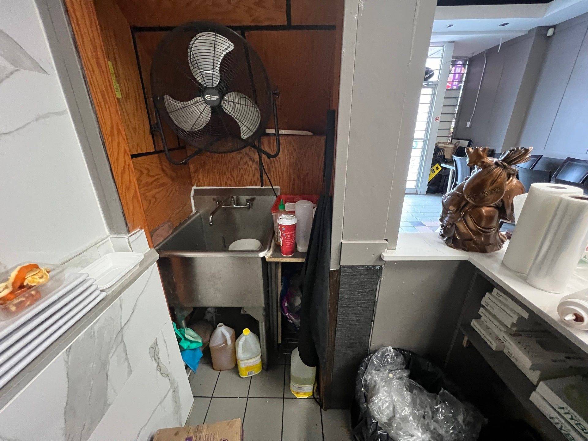 Toronto W04, ON M6E 2H2,1662 Eglinton AVE W #GND+BMT