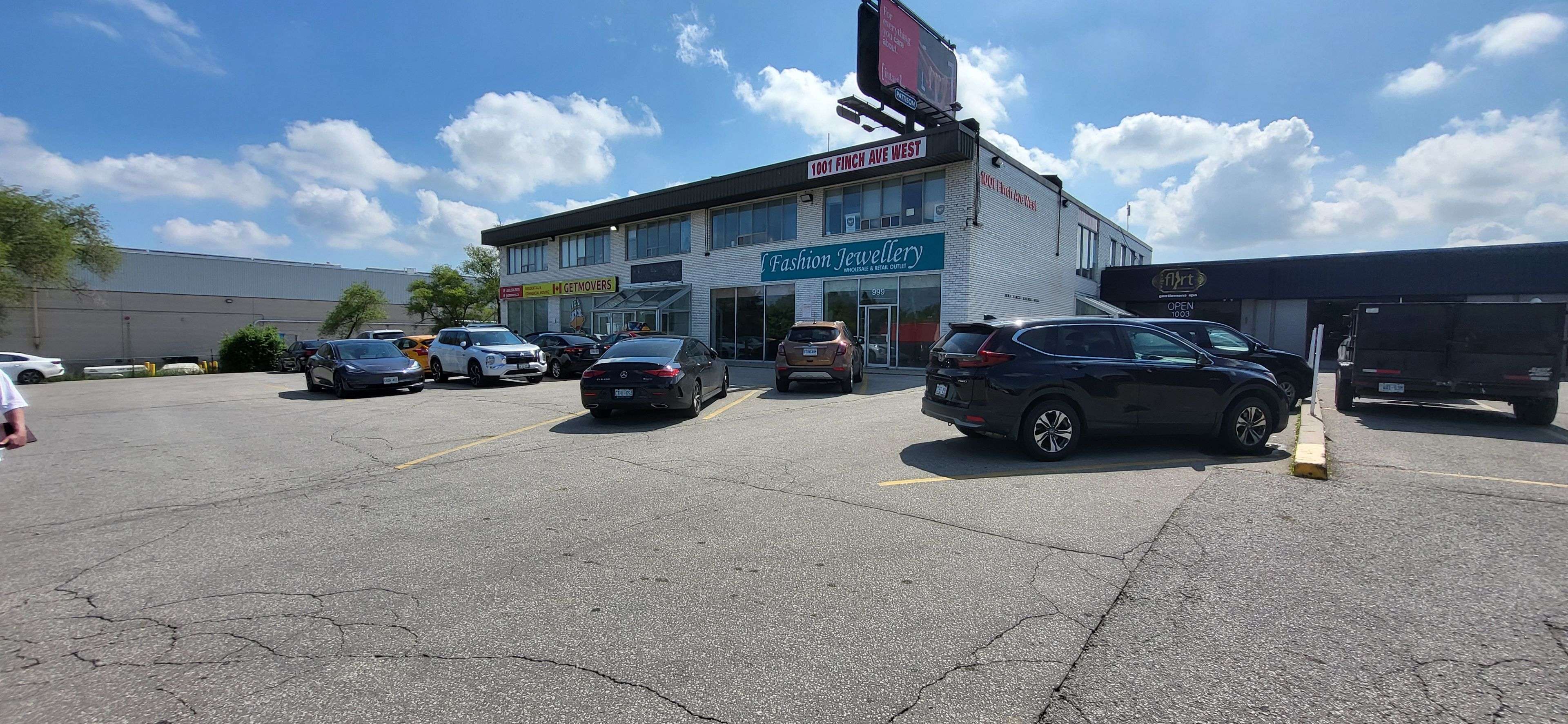 Toronto W05, ON M3J 2C7,1001 Finch AVE W #201