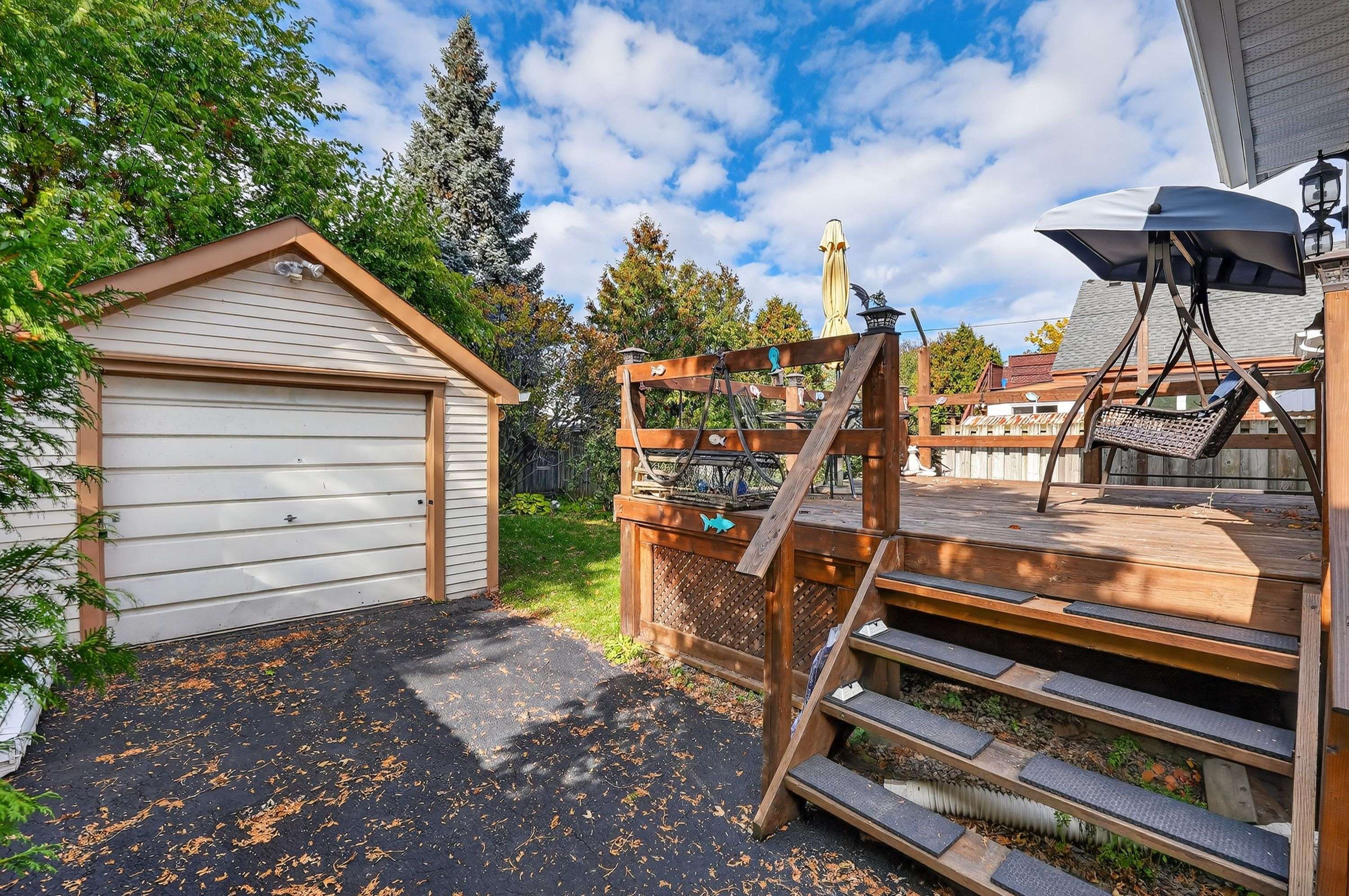 Hamilton, ON L8K 3A4,46 Weir ST S