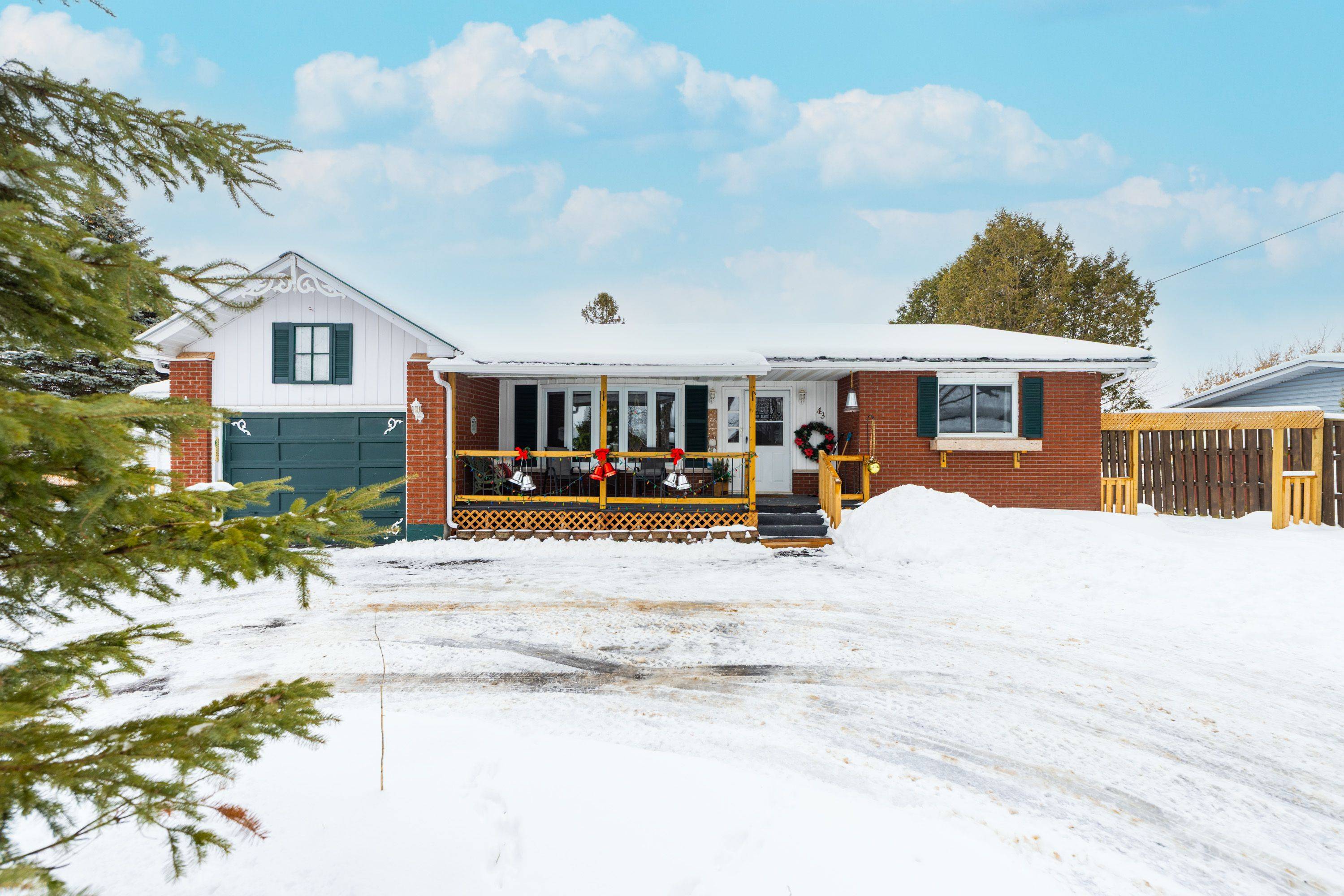 Rideau Lakes, ON K0G 1L0,43 Blacksmith RD