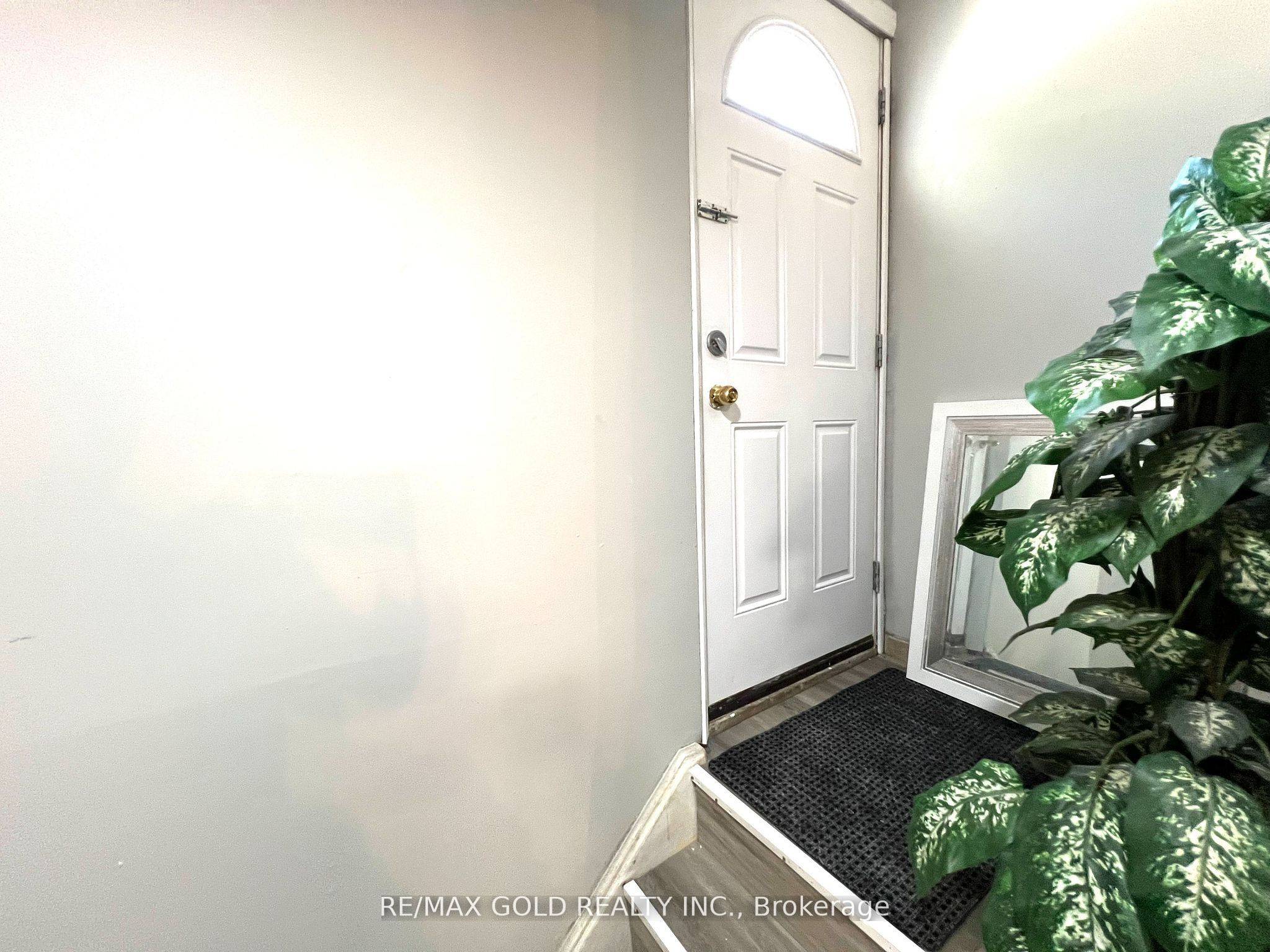 Kitchener, ON N2M 2G1,156 Mooregate CRES #Lower