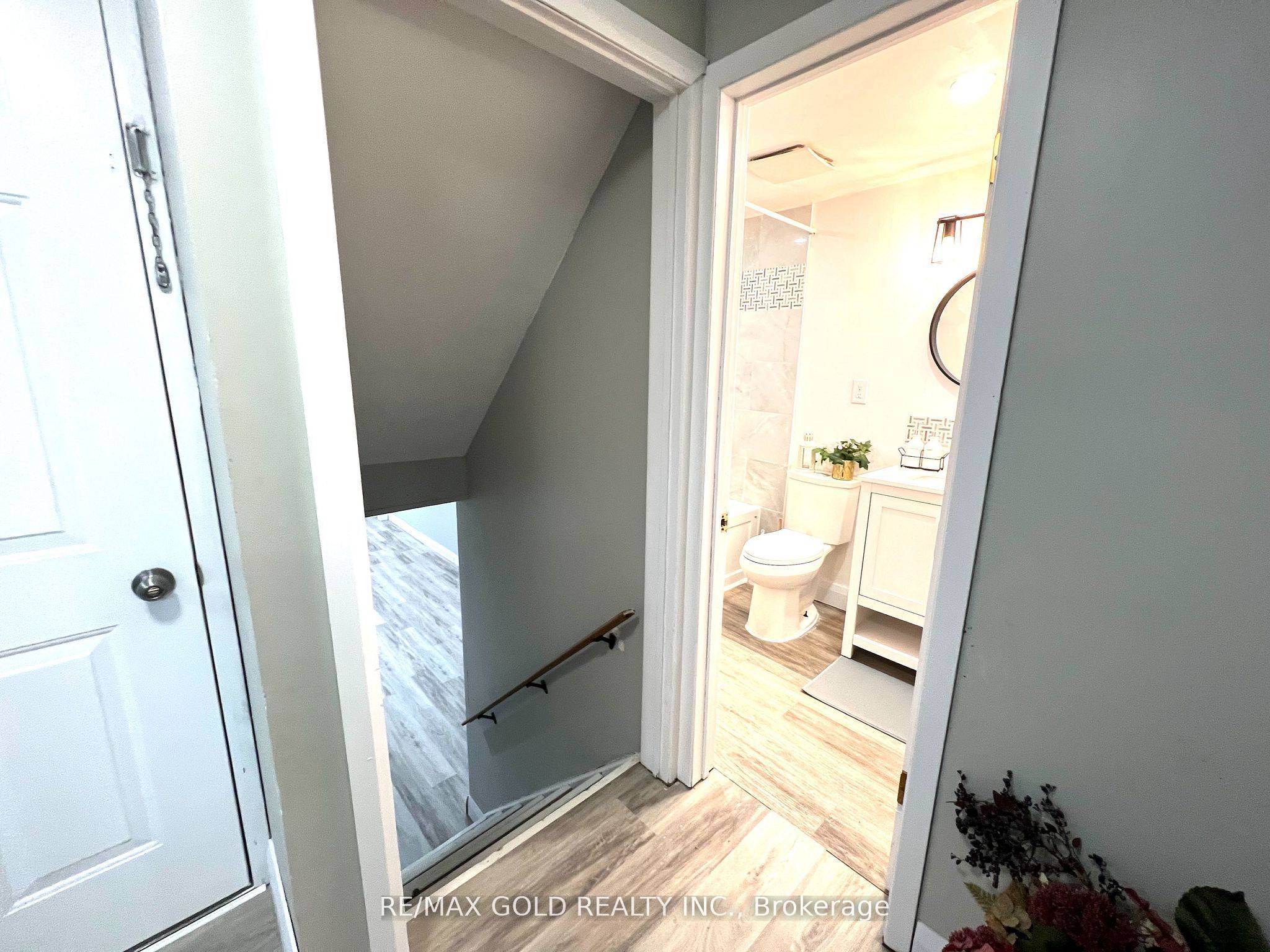 Kitchener, ON N2M 2G1,156 Mooregate CRES #Lower