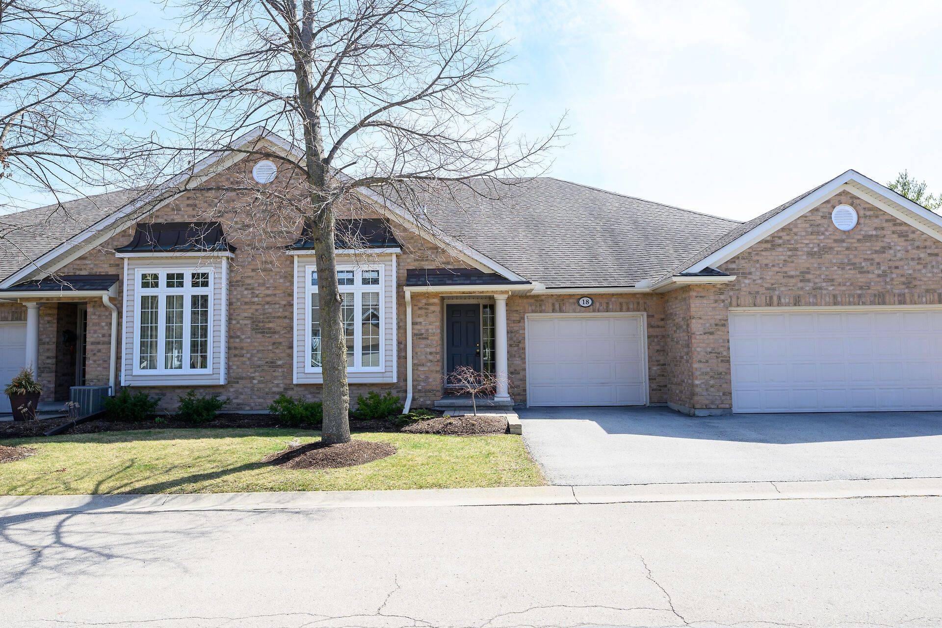 Niagara-on-the-lake, ON L0S 1J0,1439 NIAGARA STONE RD #18