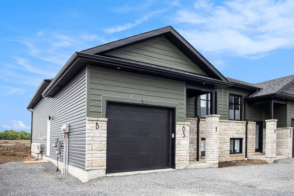 North Stormont, ON K0A 1R0,63 Helen ST #B