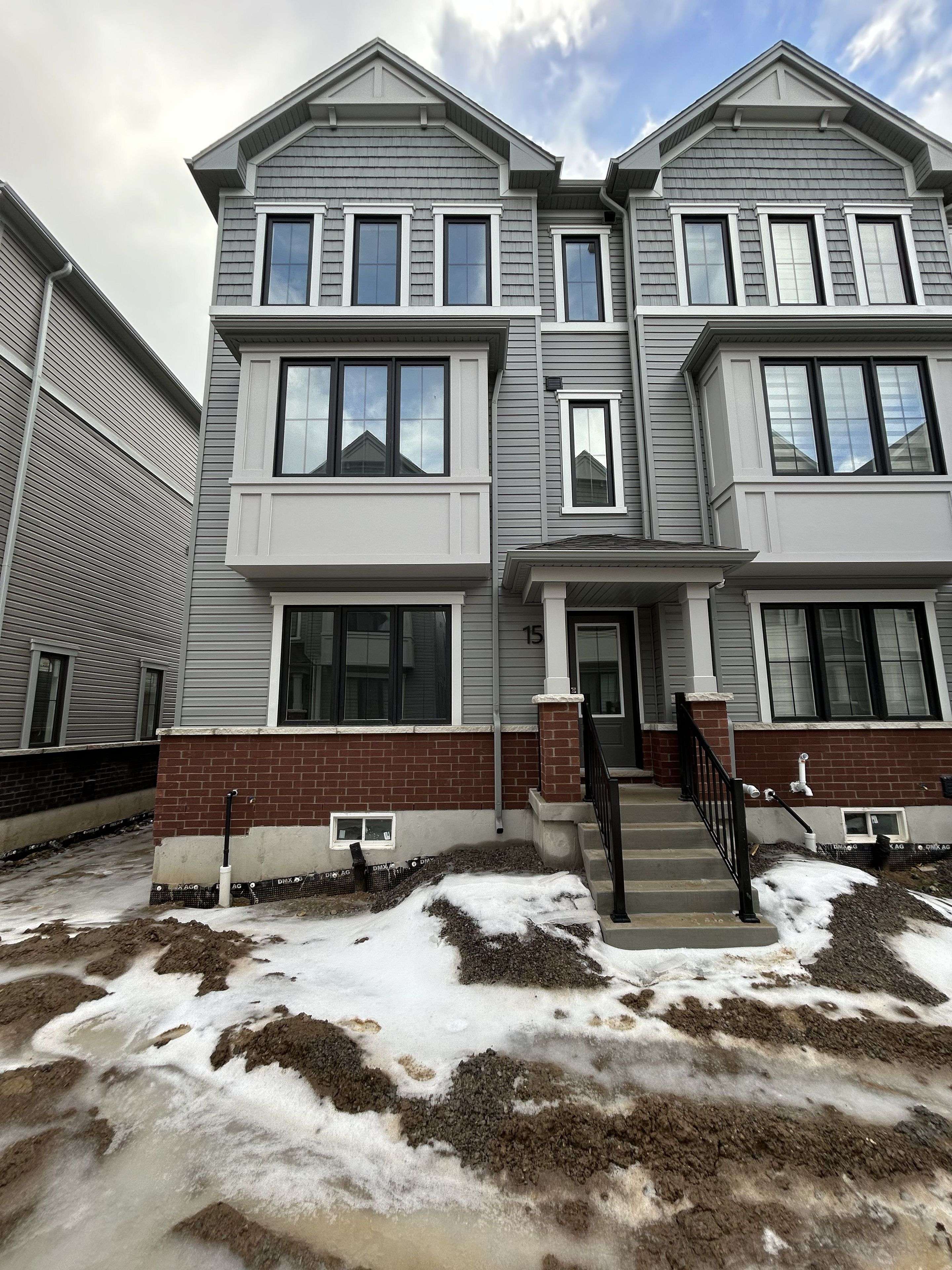 Cambridge, ON N1T 0H4,15 Cleveland Common