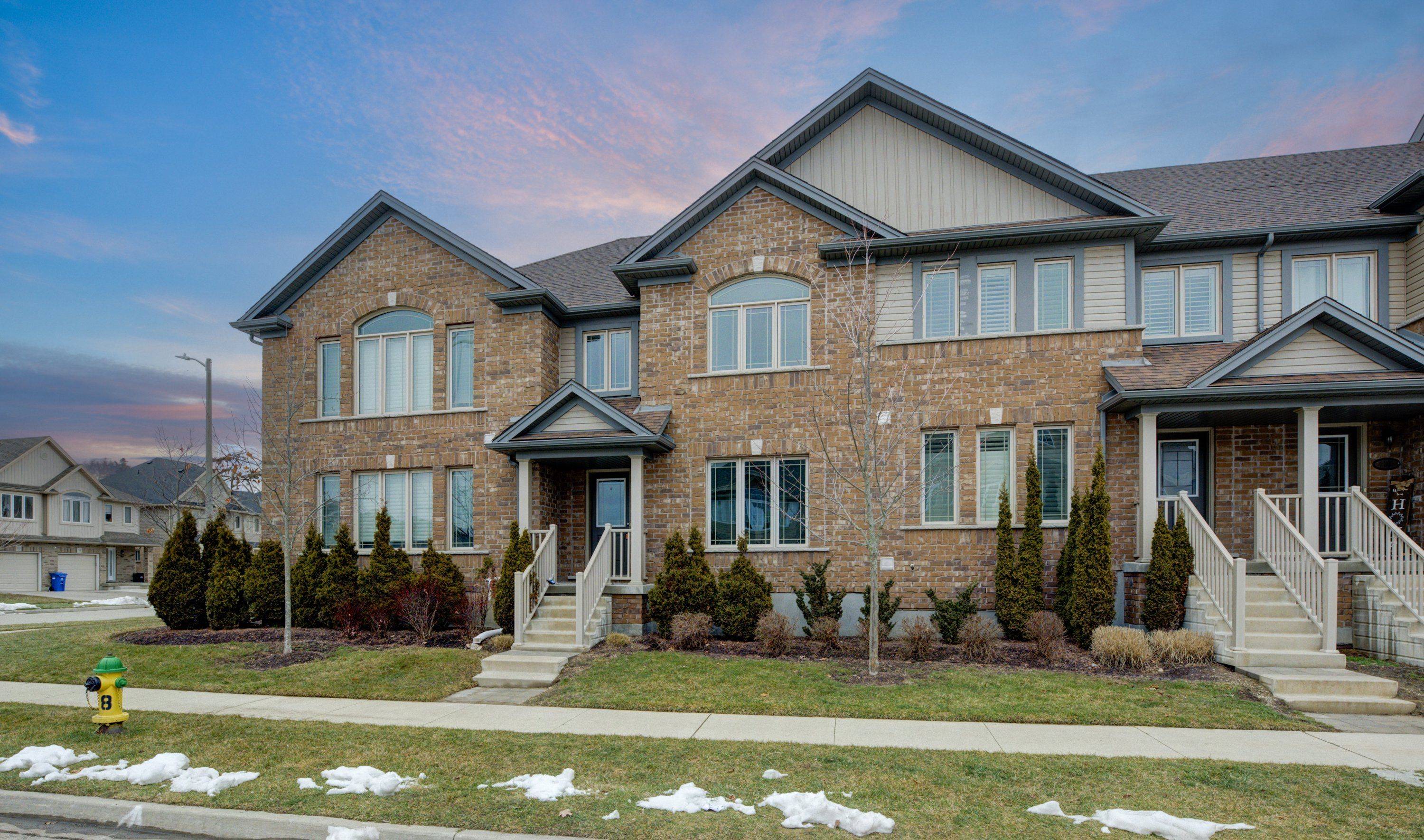 Guelph, ON N1L 0M2,14 Amos DR #32