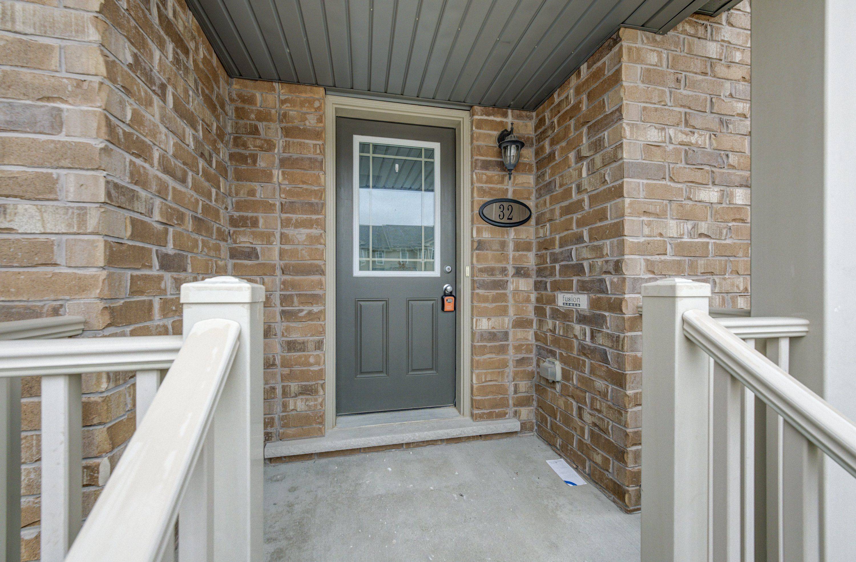 Guelph, ON N1L 0M2,14 Amos DR #32