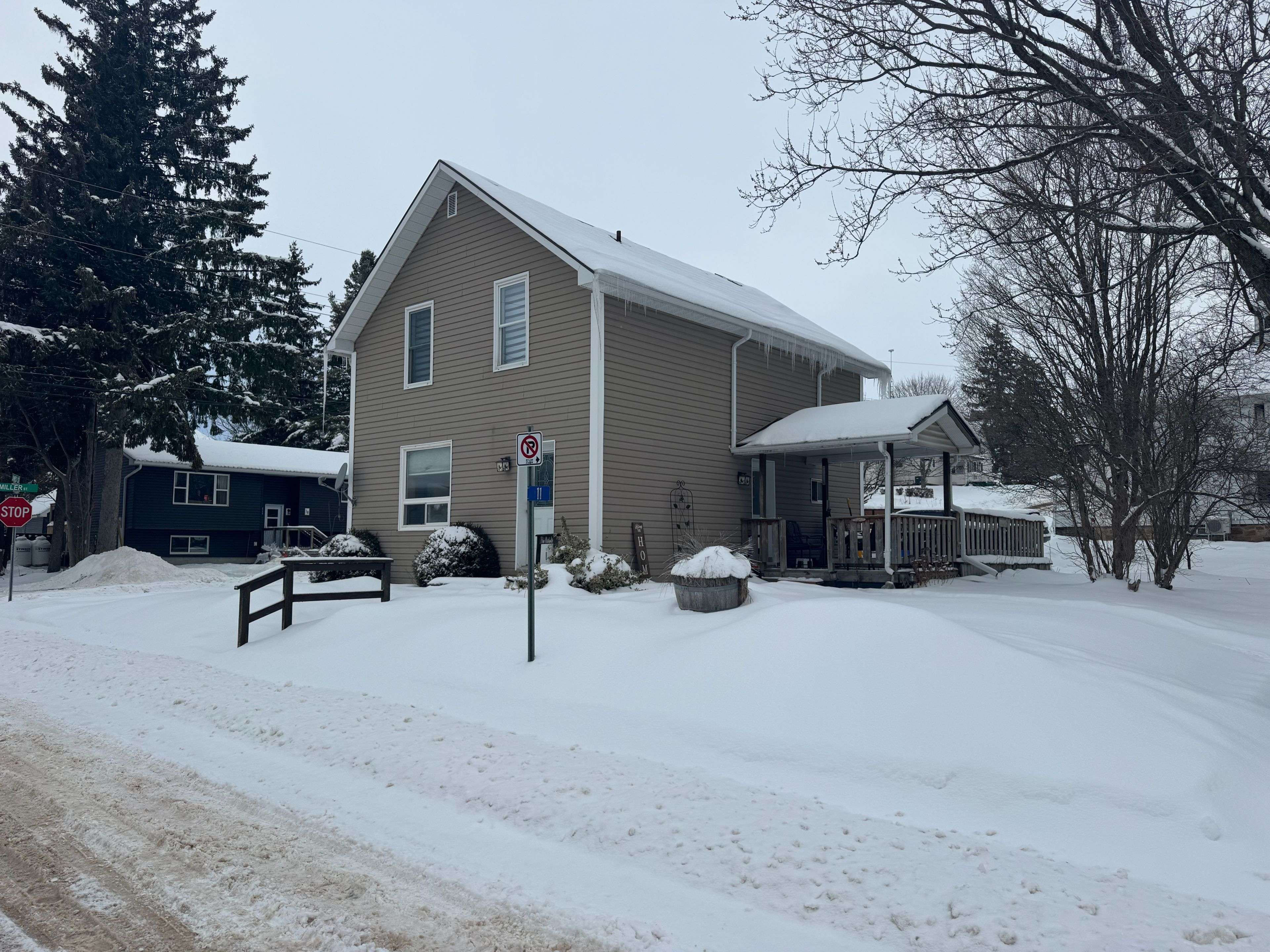 Lansdowne Village, ON K0E 1L0,11 James St ST