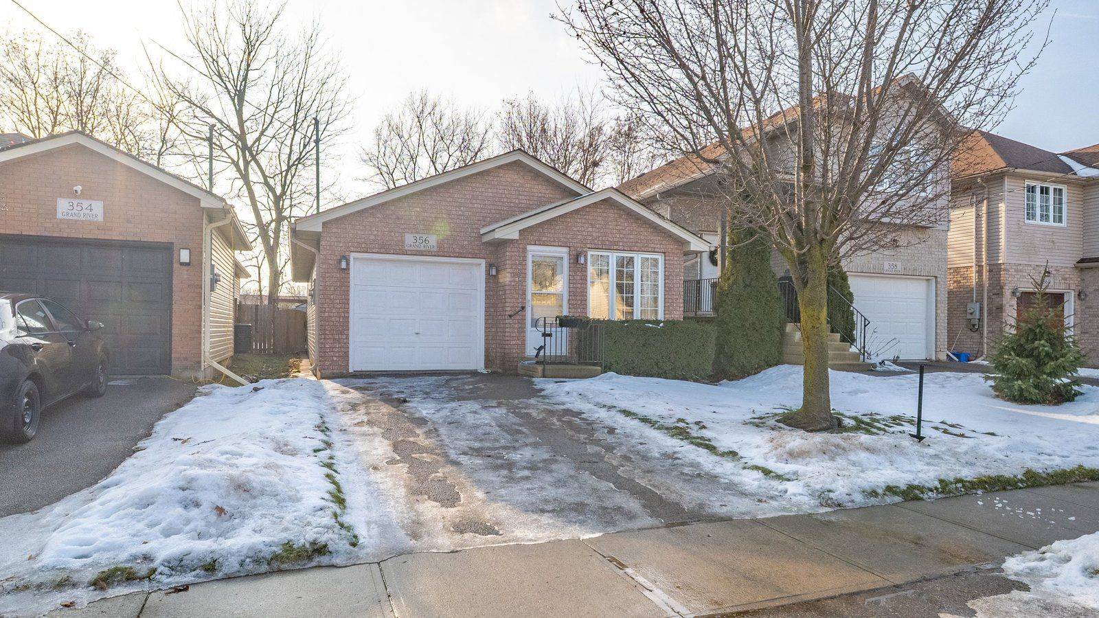 Brantford, ON N3T 4Y8,356 Grand River AVE