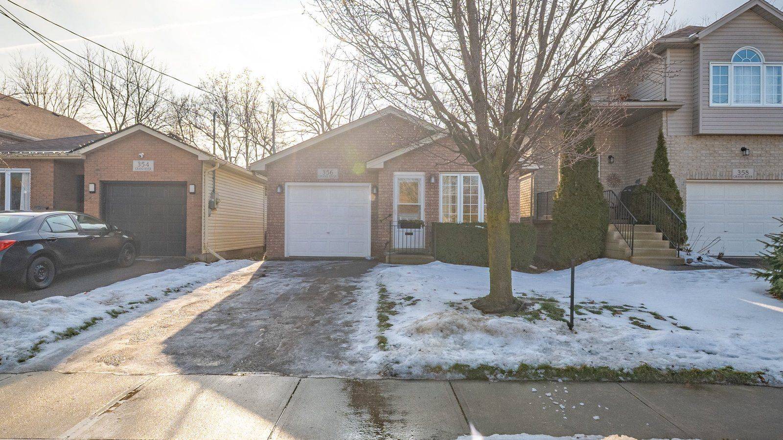 Brantford, ON N3T 4Y8,356 Grand River AVE