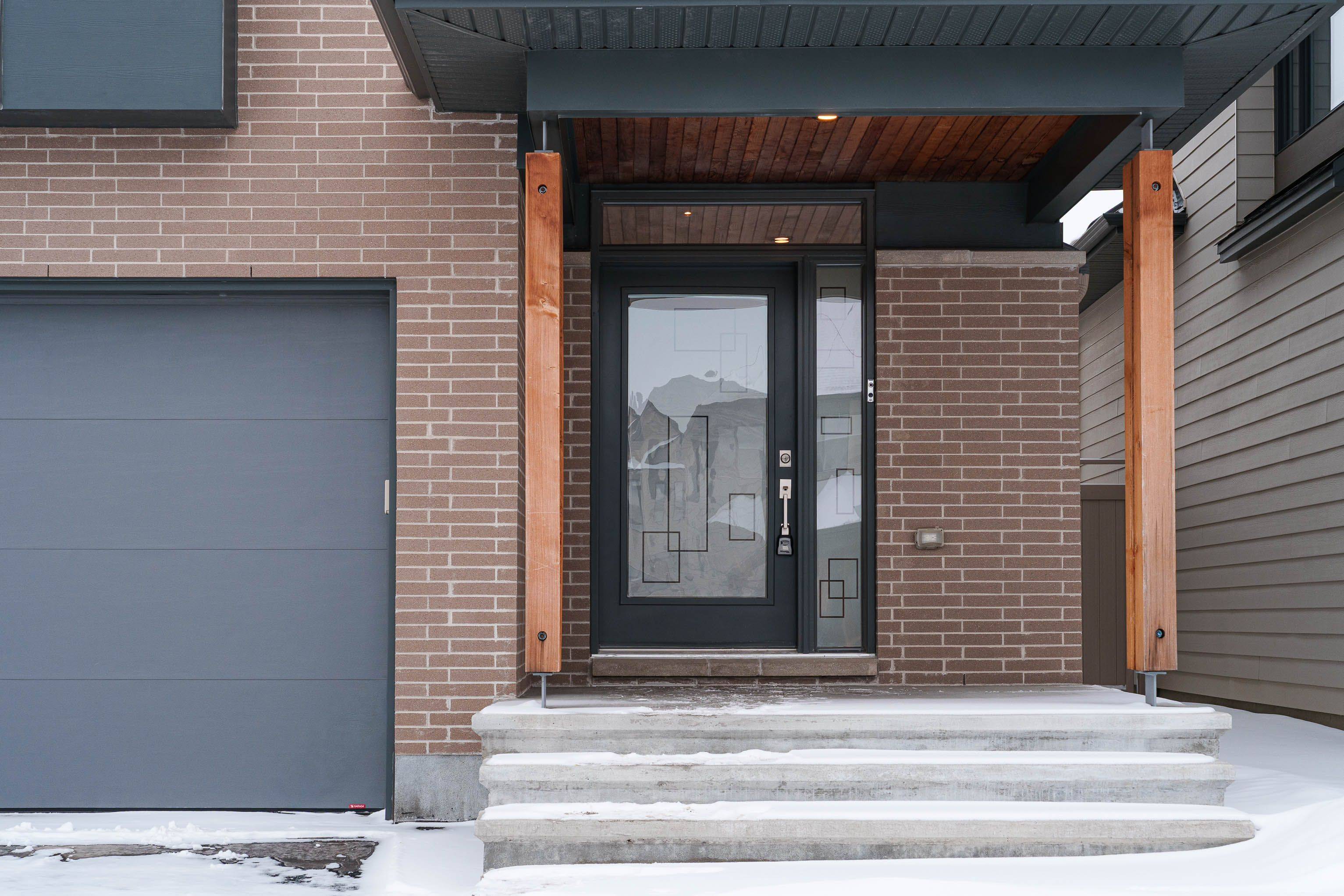 Blossom Park - Airport And Area, ON K1X 0B1,899 Ralph Hennessy AVE