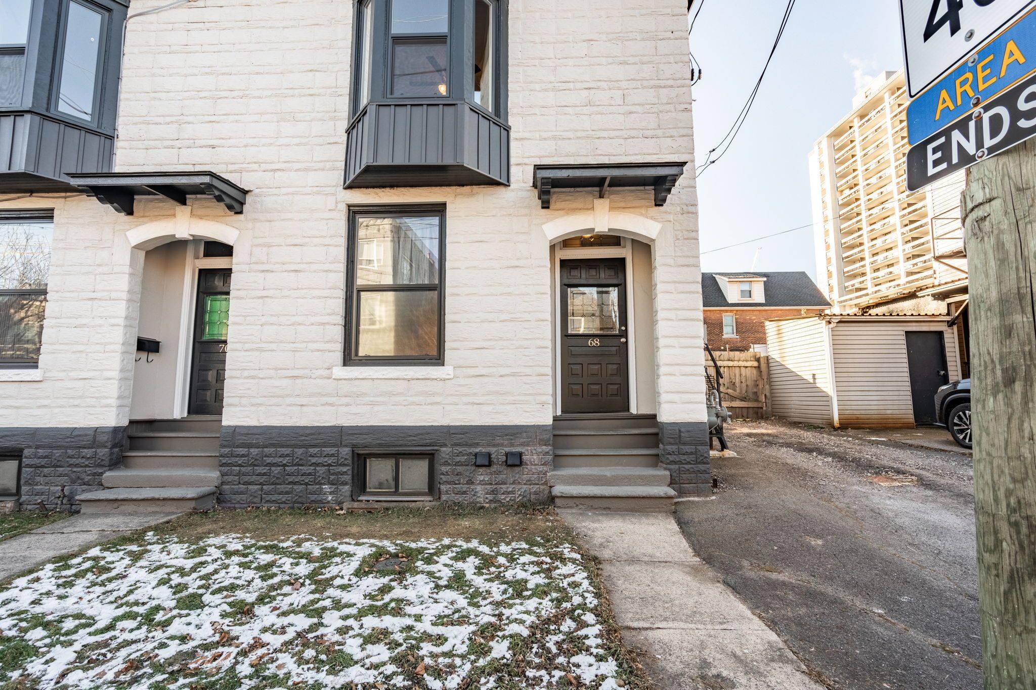 Hamilton, ON L8L 2P3,68-70 Robert ST N