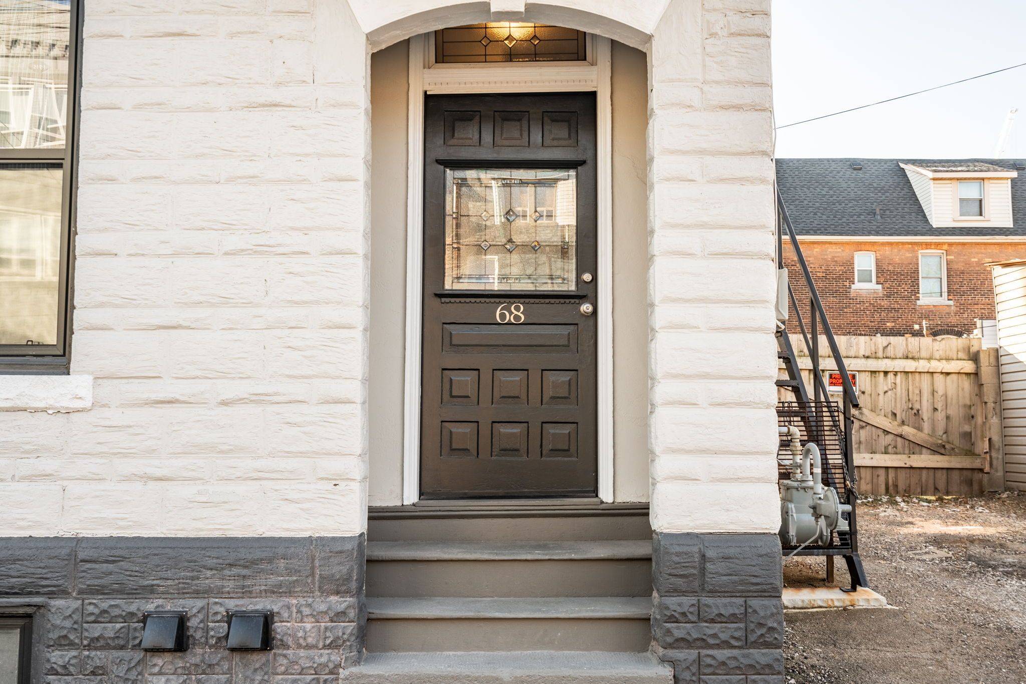 Hamilton, ON L8L 2P3,68-70 Robert ST N