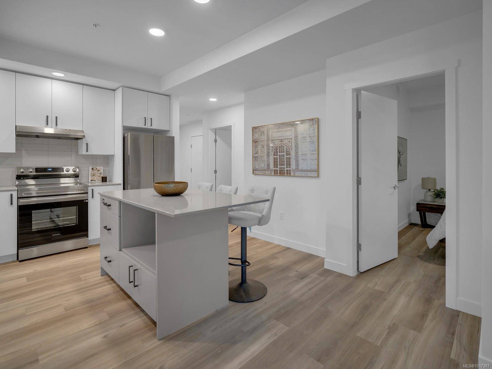 Langford, BC V9B 7E8,2390 City Gate Blvd #201