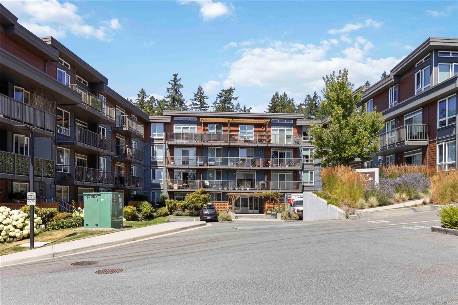 View Royal, BC V9B 0Z1,110 Presley Pl #215