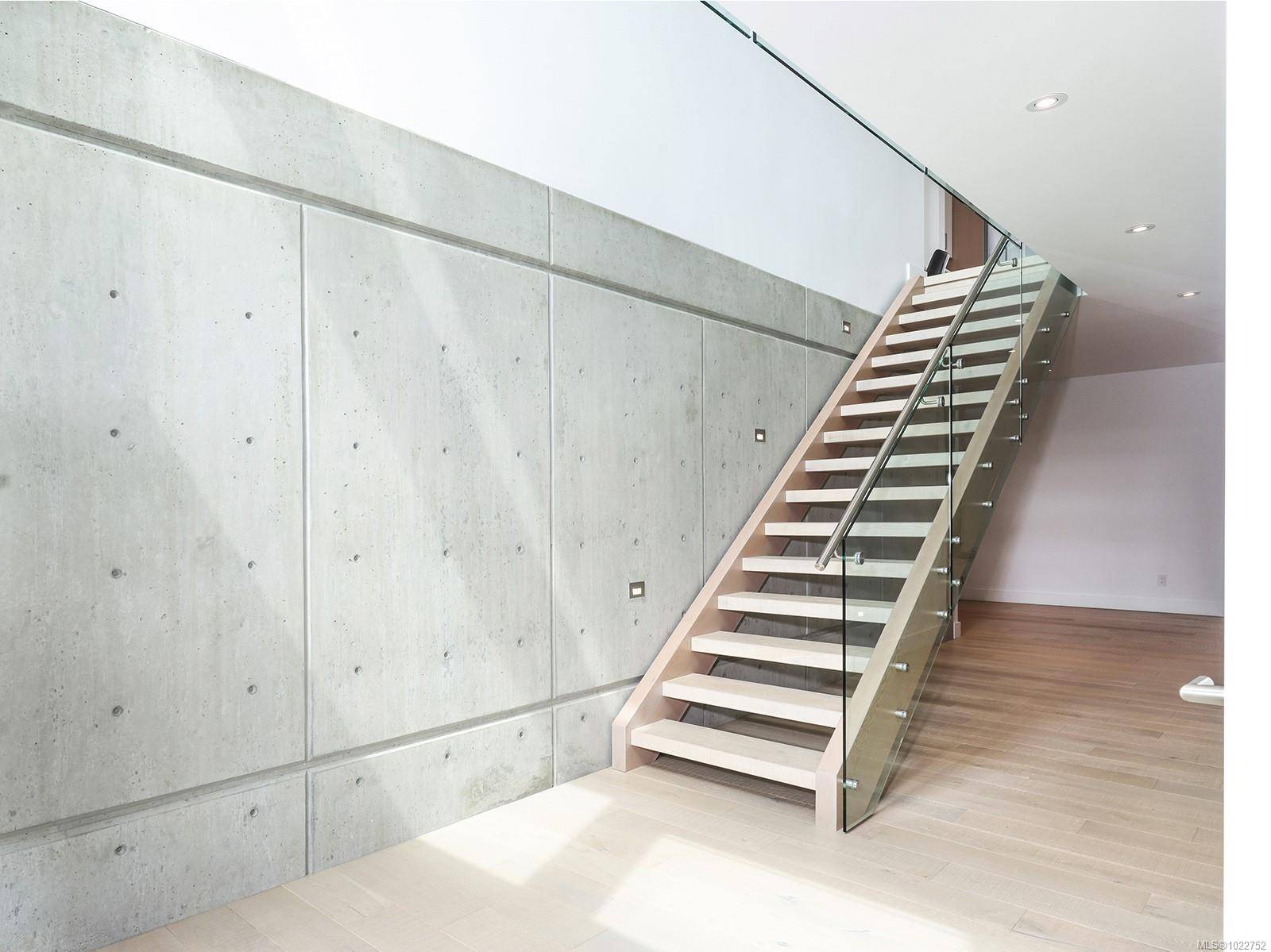 Nanaimo, BC V9T 0K8,156 Golden Oaks Cres