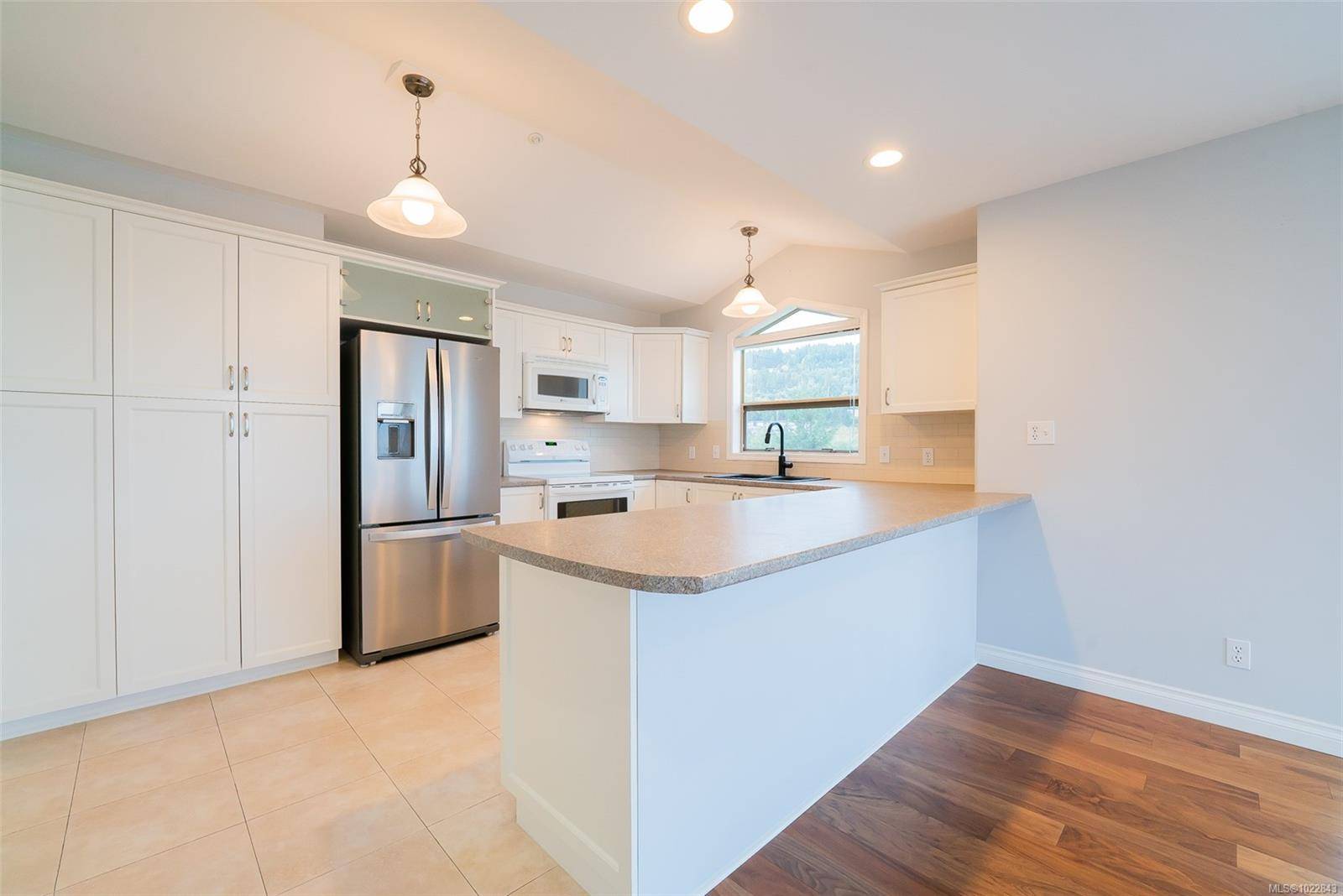 Nanaimo, BC V9V 1M9,4991 Bella Vista Cres #11