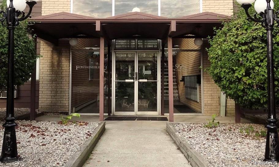 Waterford, MI 48328,995 N Cass Lake RD #229