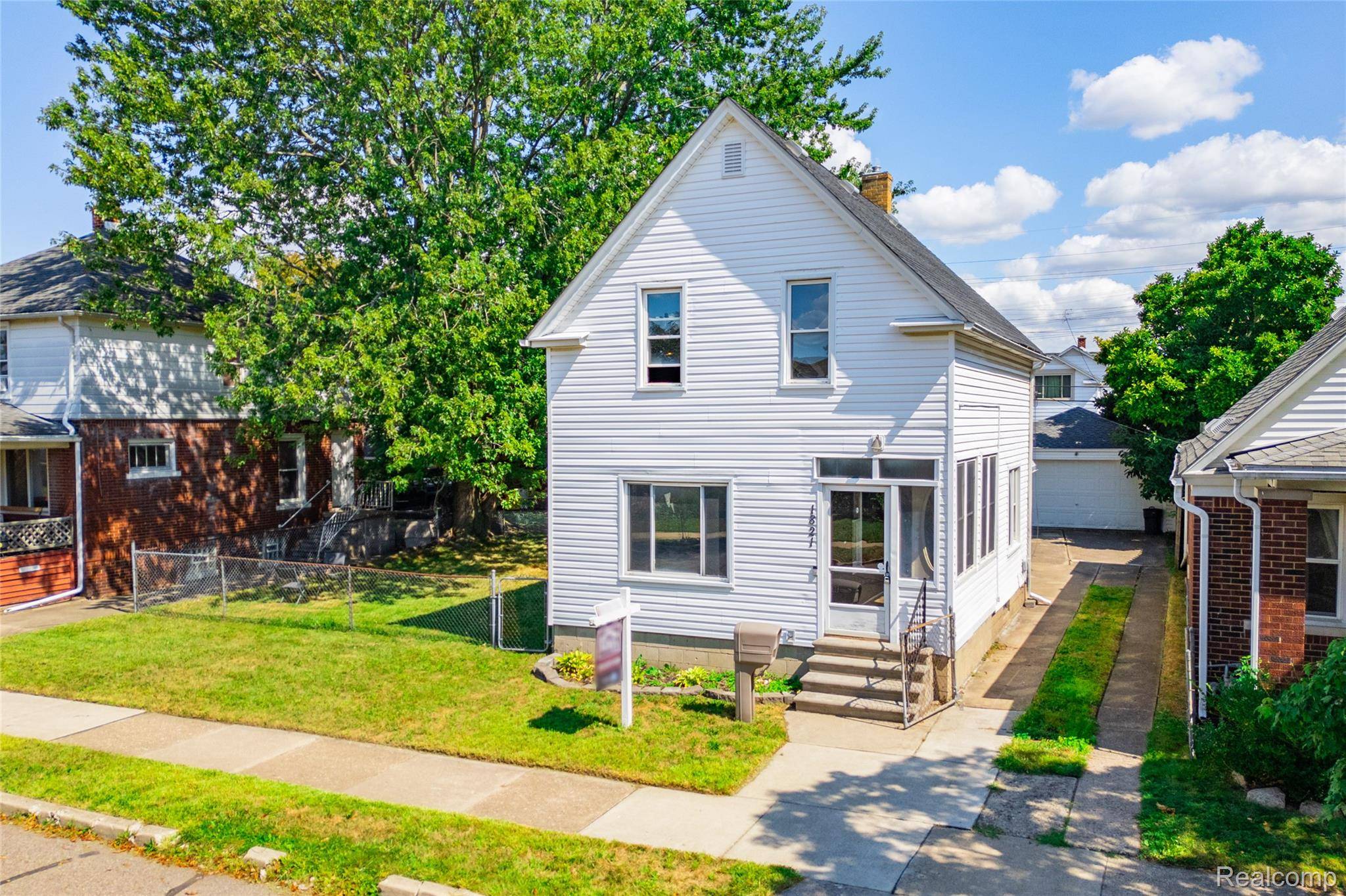 Wyandotte, MI 48192,1821 4th ST