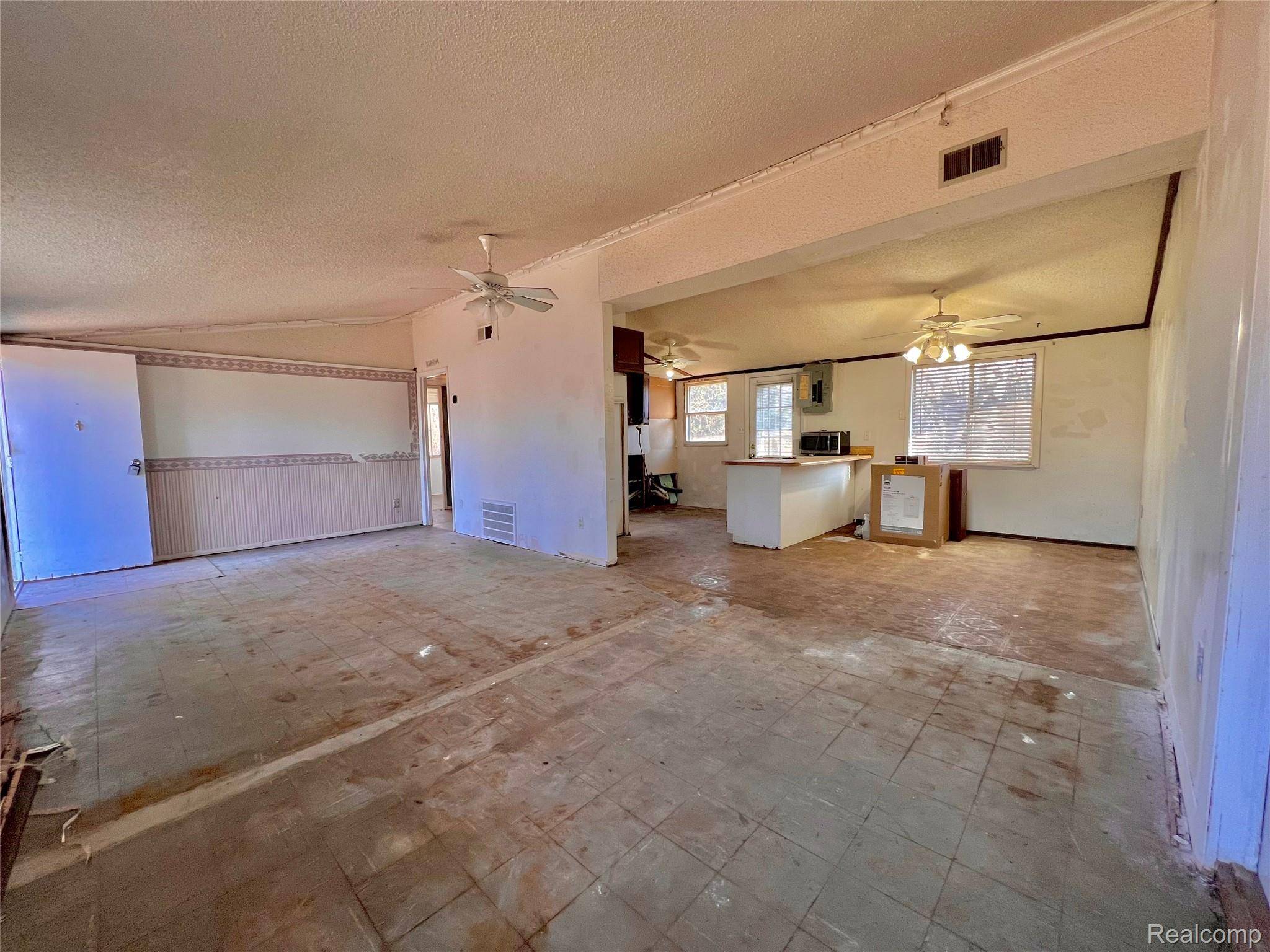 Commerce Twp, MI 48390,2148 Hoeft DR