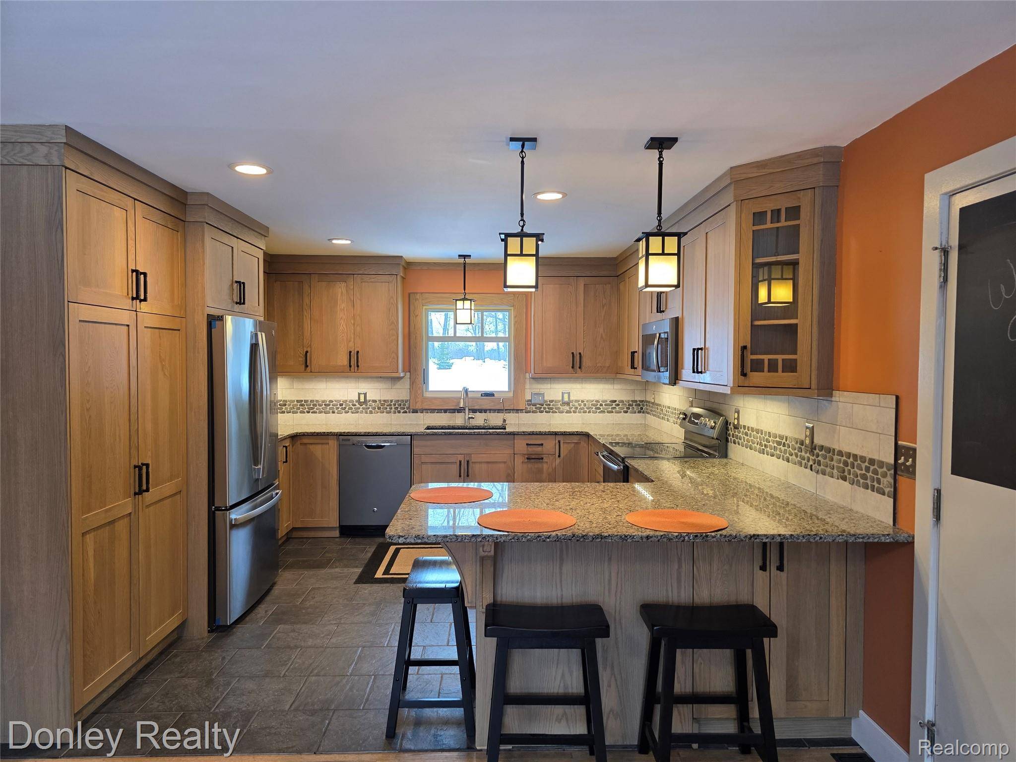 Howell, MI 48855,6453 Mack RD