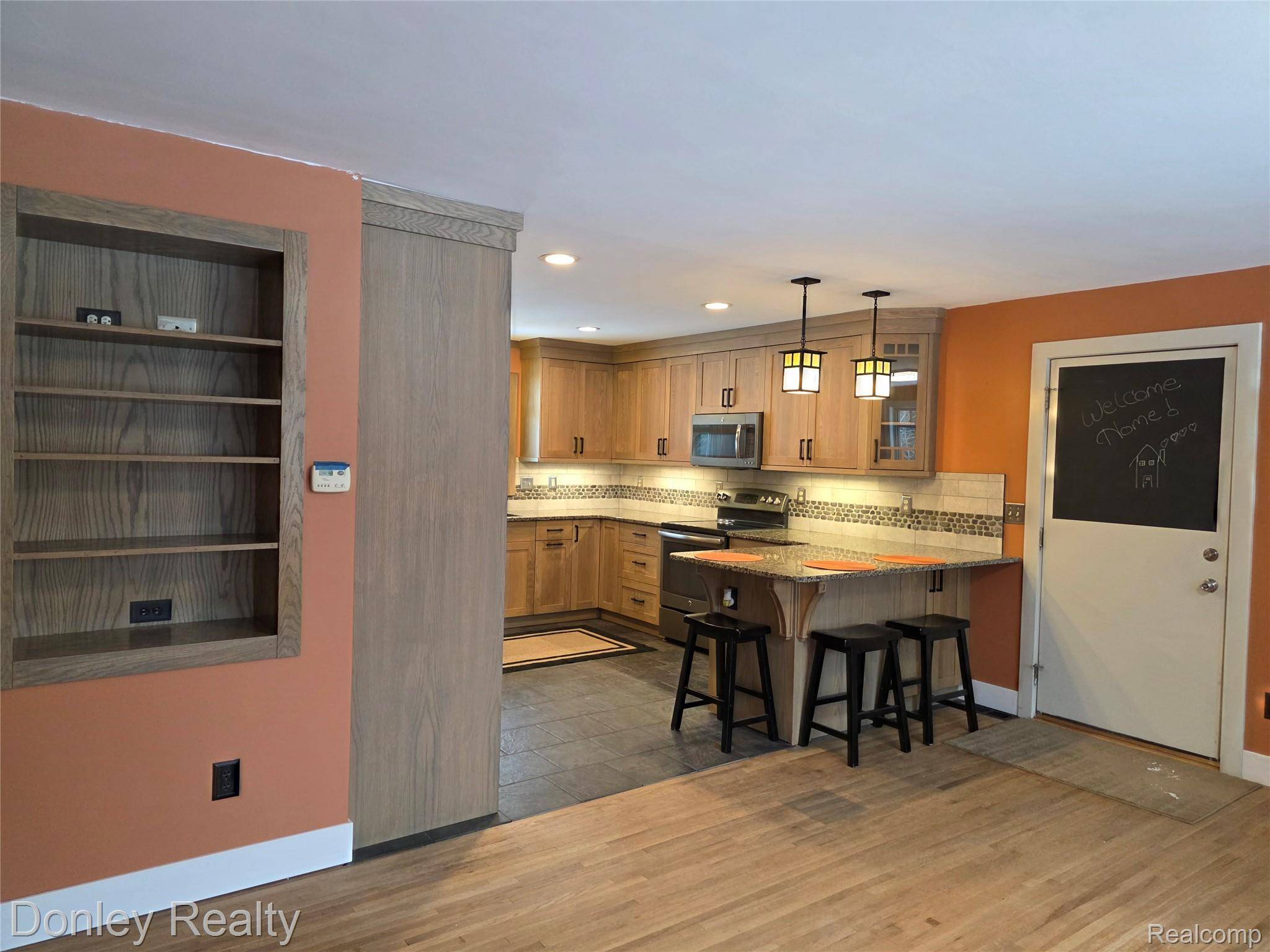 Howell, MI 48855,6453 Mack RD